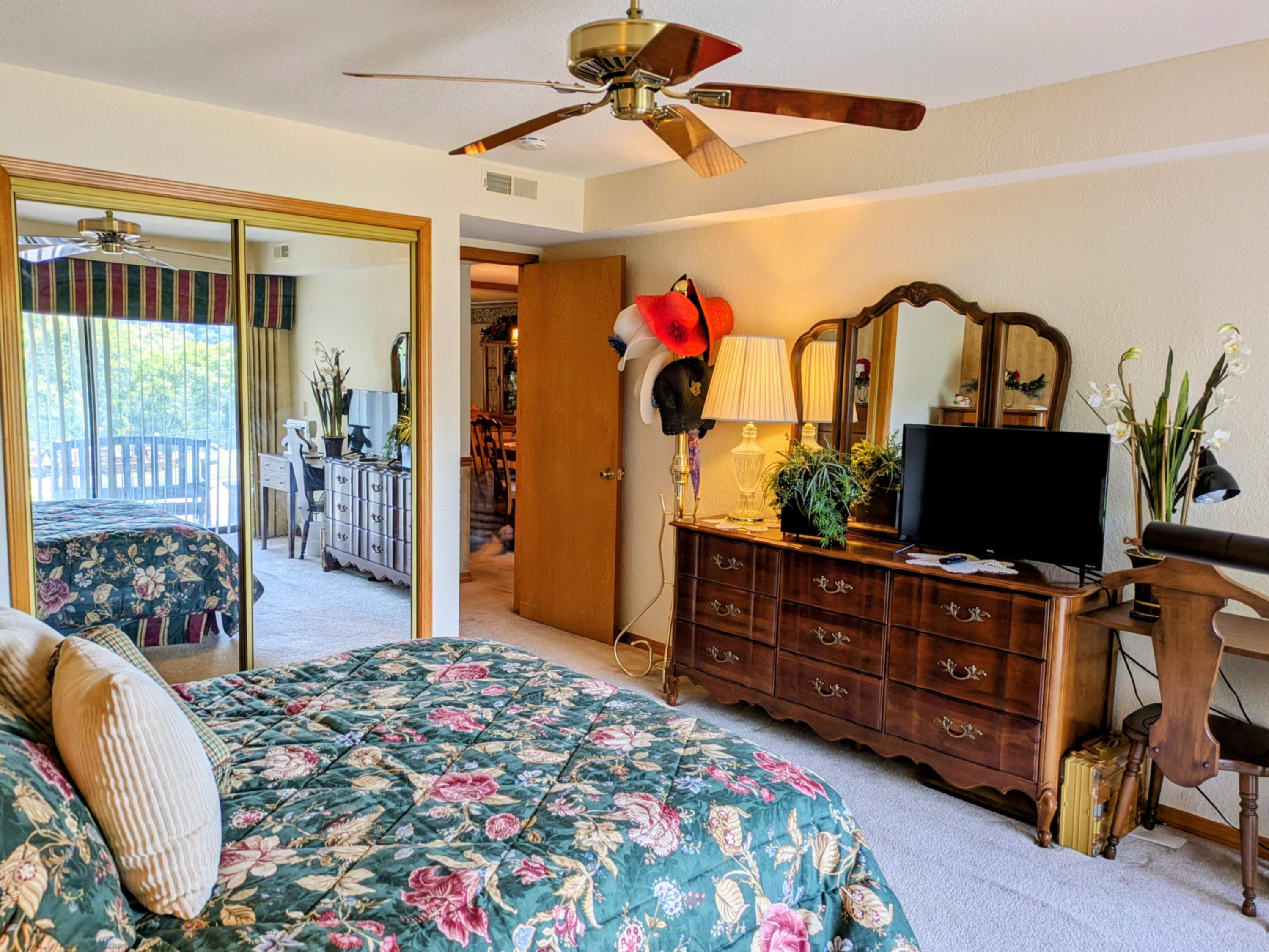150 Sunken Forest Dr. 3-129 Property Photo 23