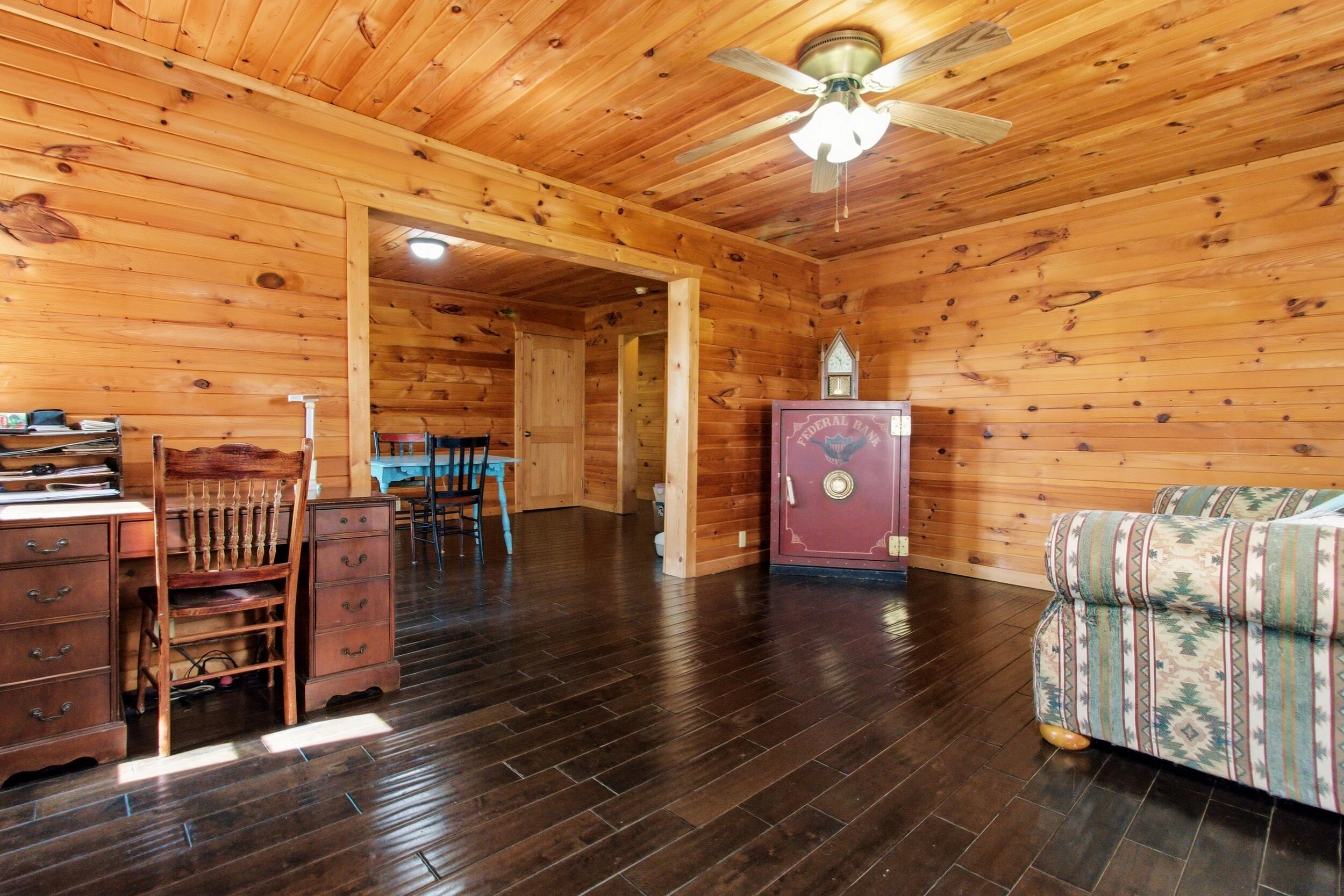 2886 County Road 382 Property Photo 4