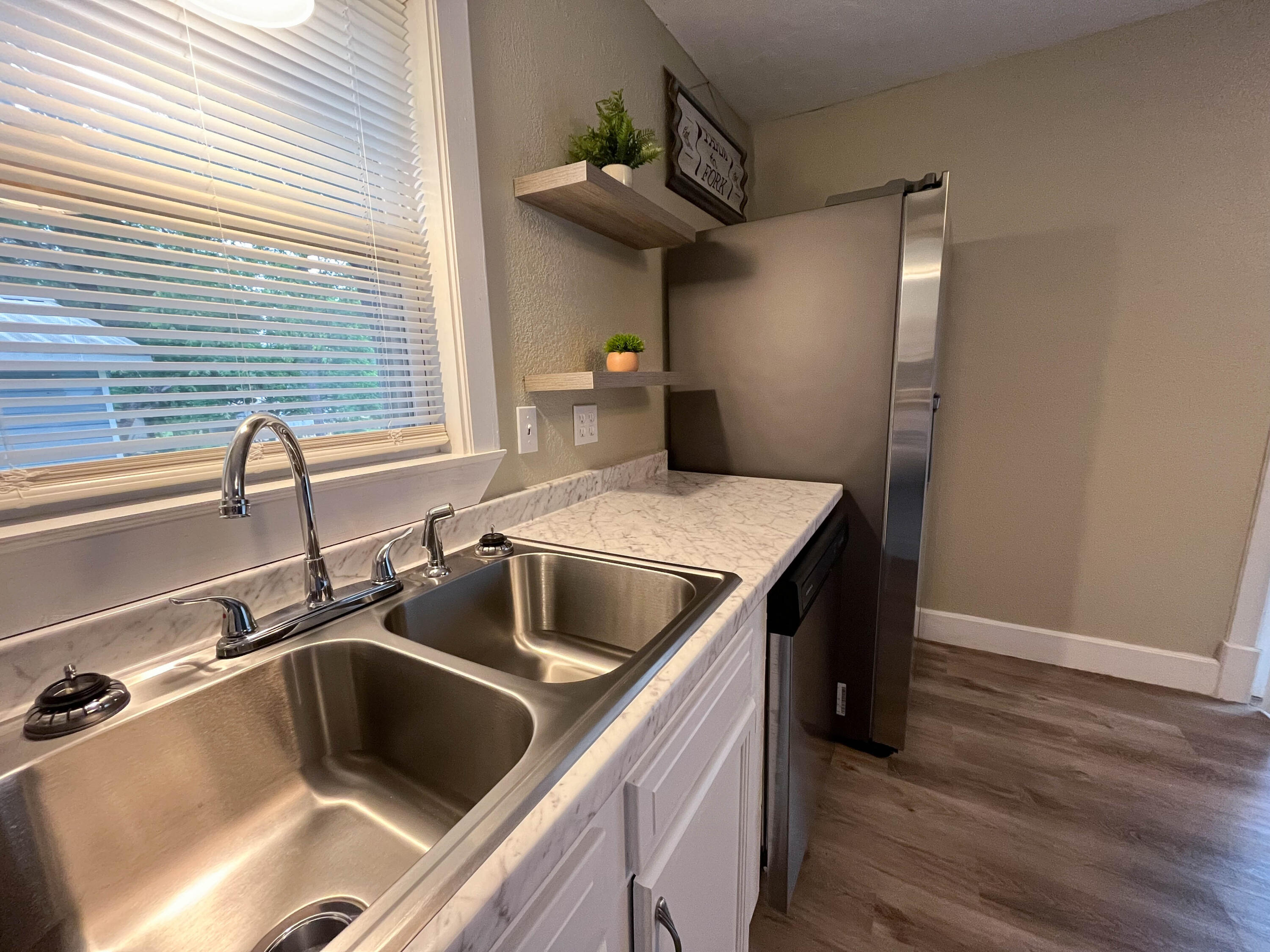109 Manilla Street Property Photo 11