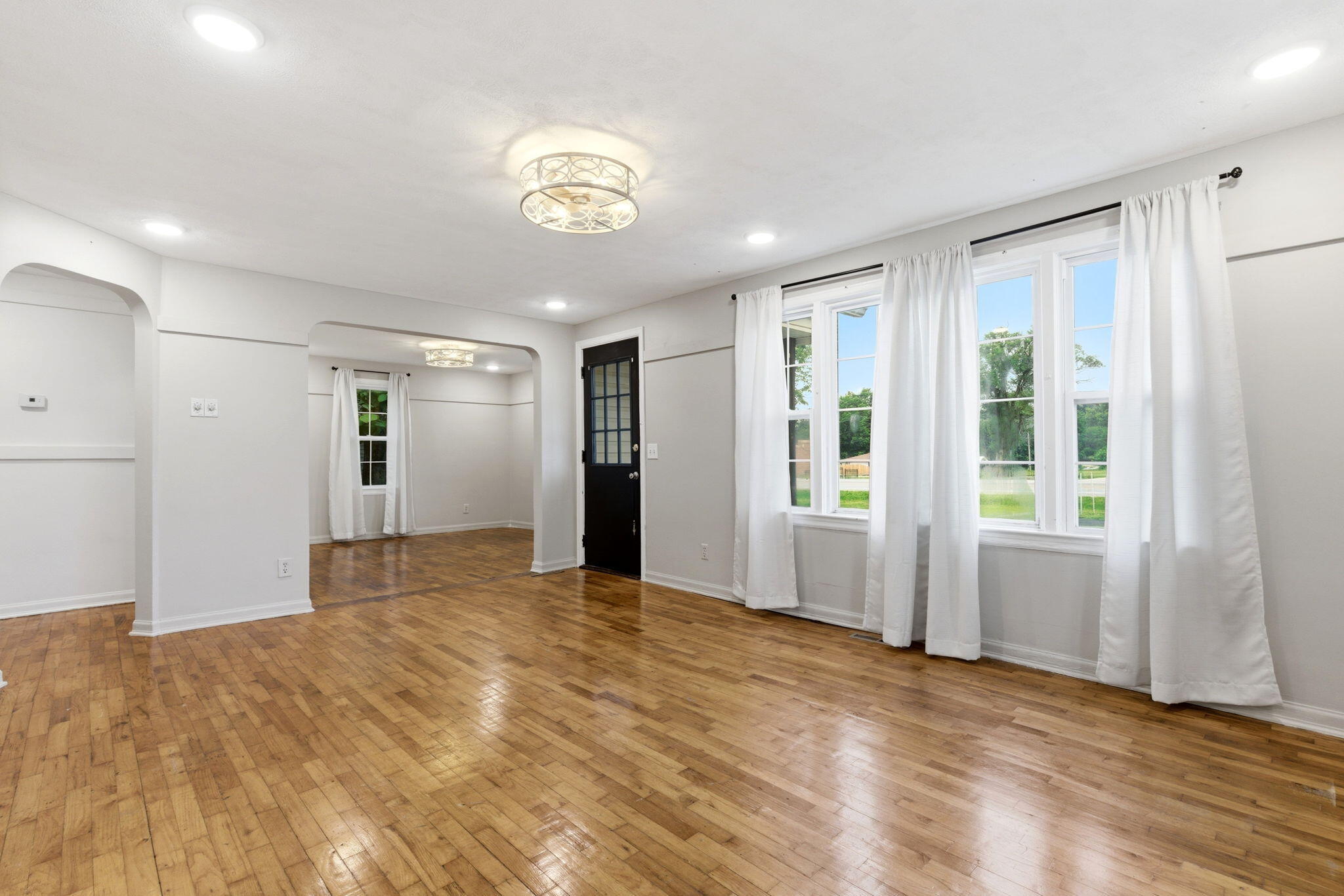 1409 West Broadway Street Property Photo 5