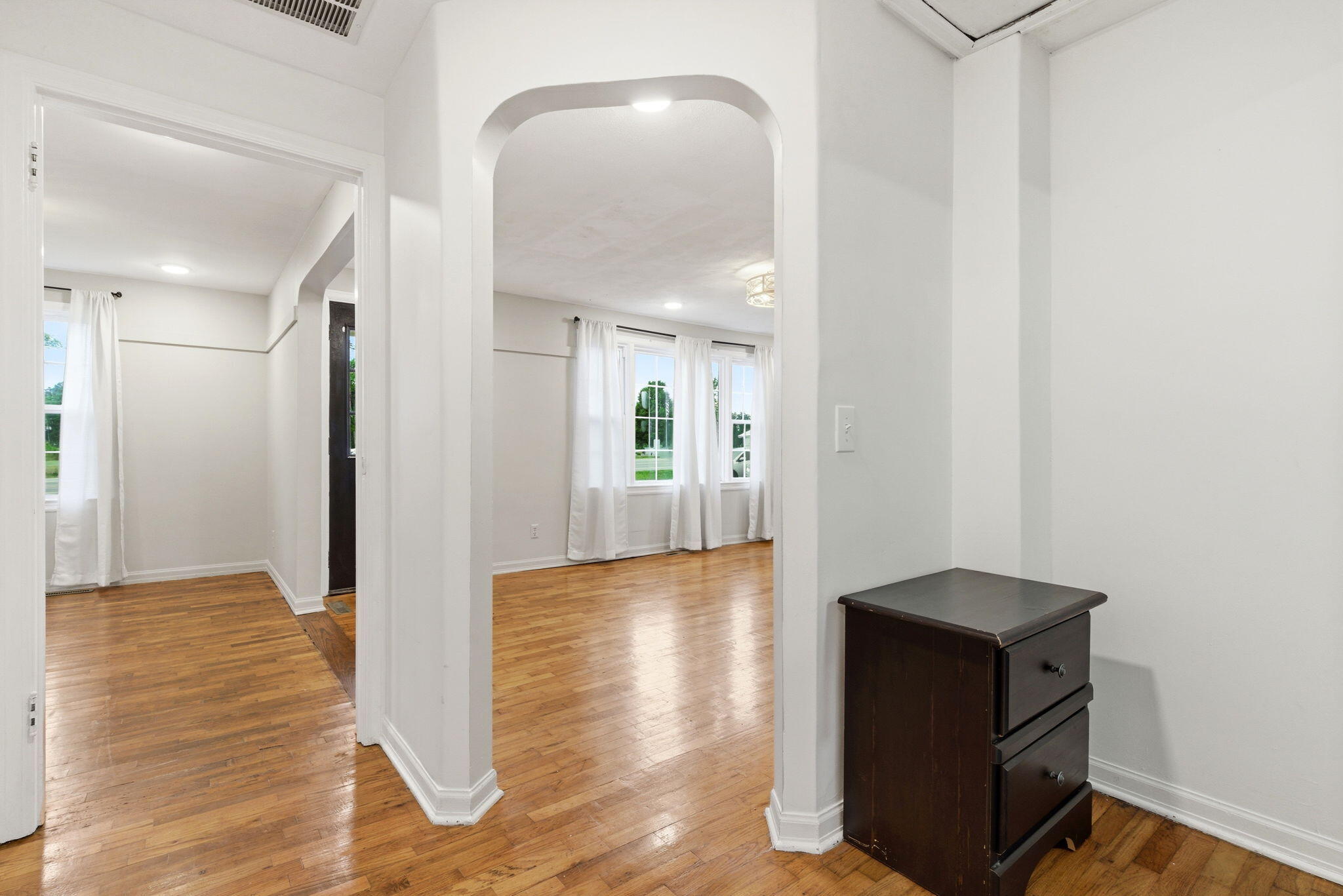1409 West Broadway Street Property Photo 6