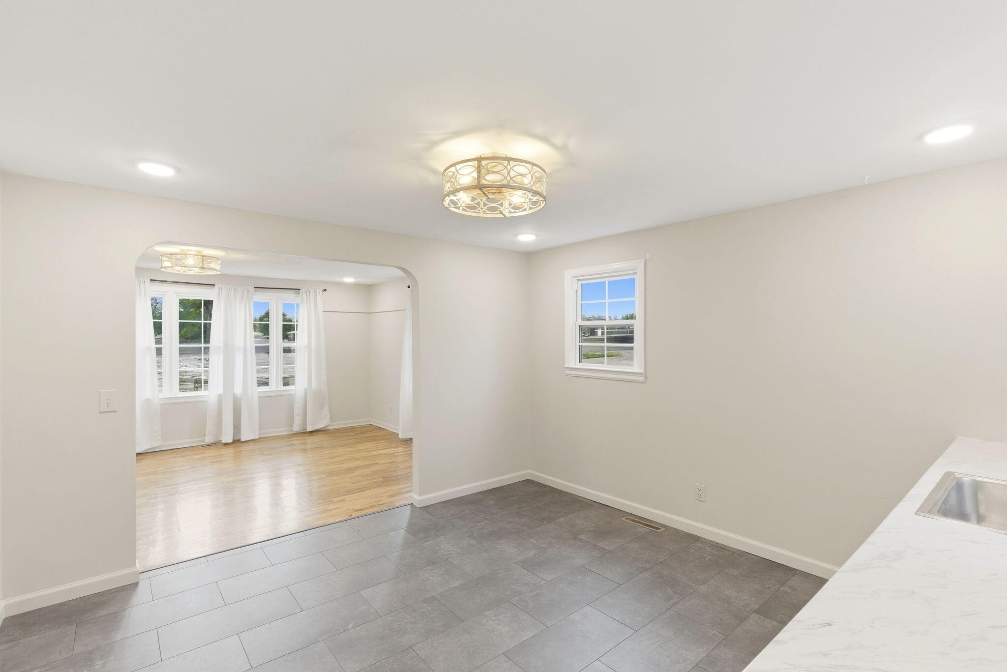 1409 West Broadway Street Property Photo 14