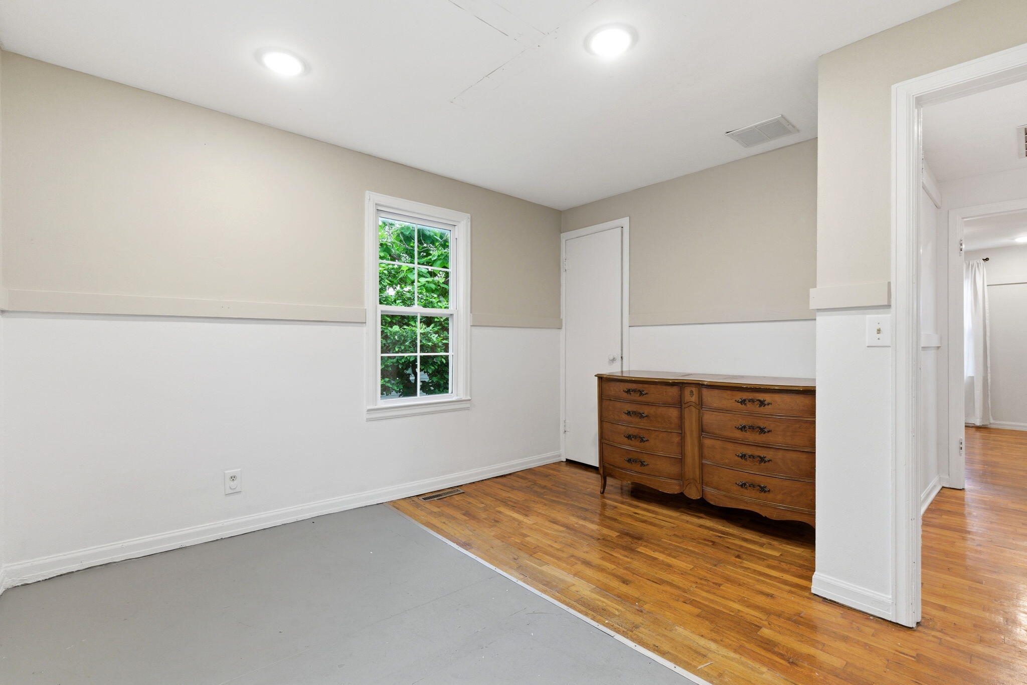 1409 West Broadway Street Property Photo 15