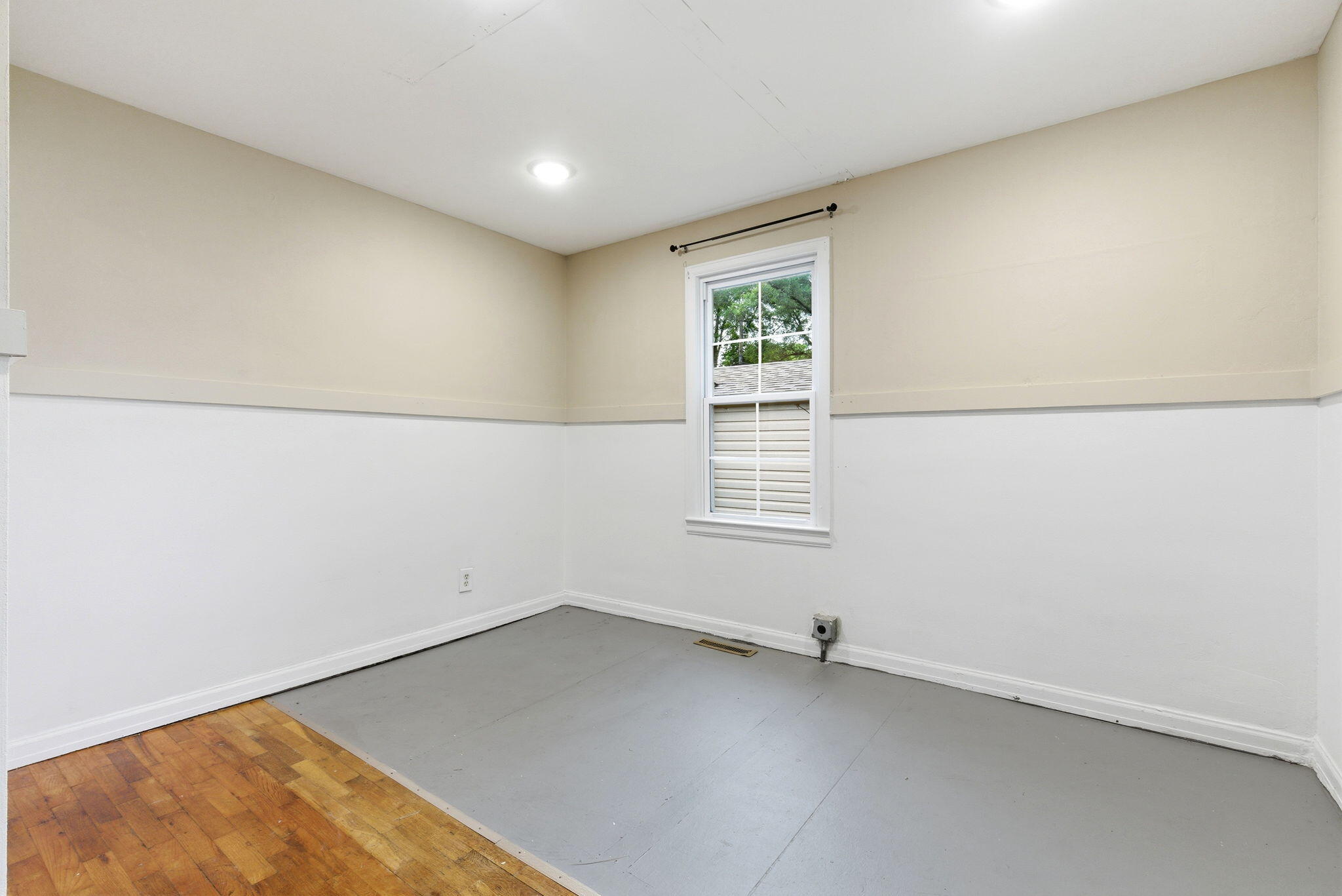 1409 West Broadway Street Property Photo 16