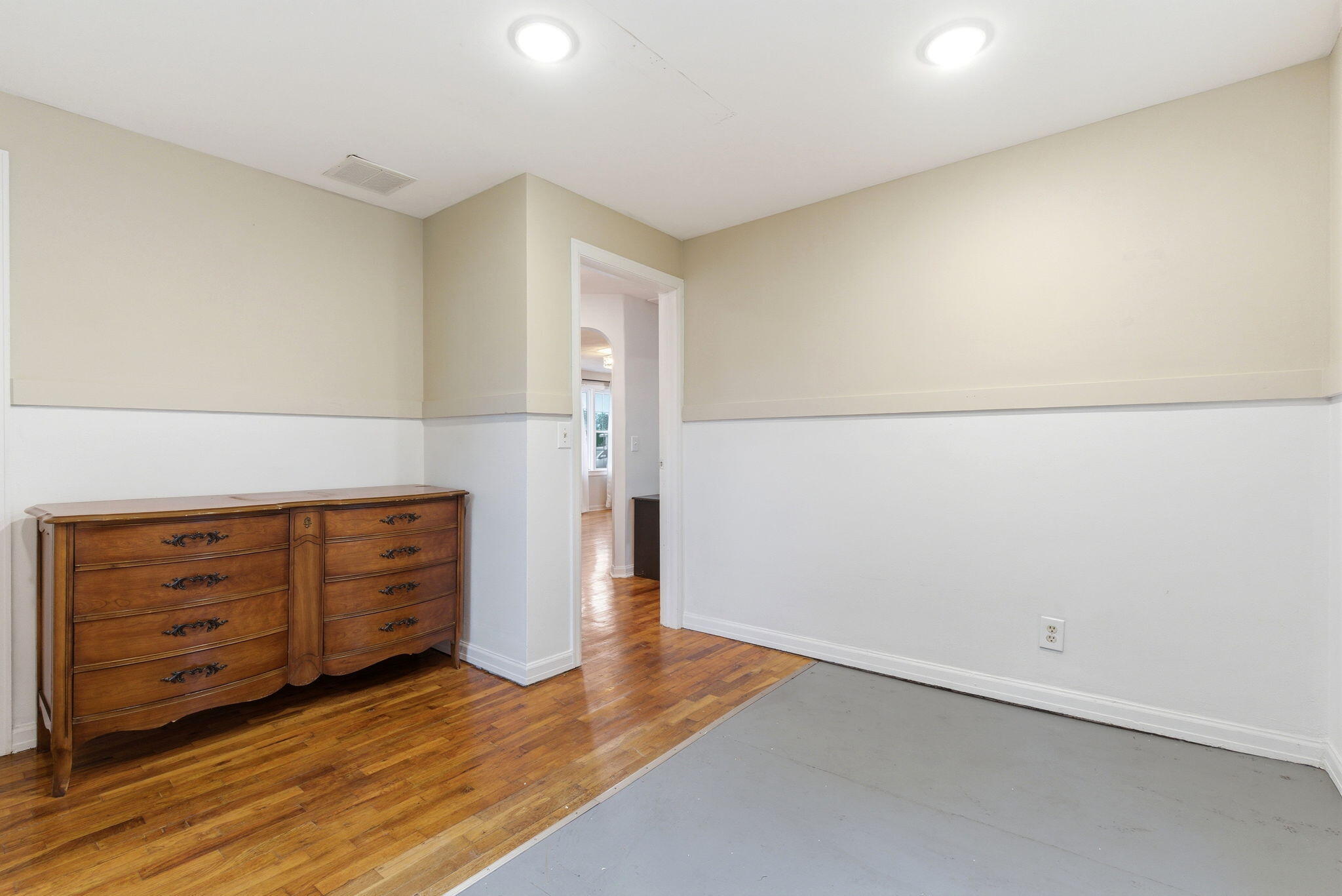 1409 West Broadway Street Property Photo 17