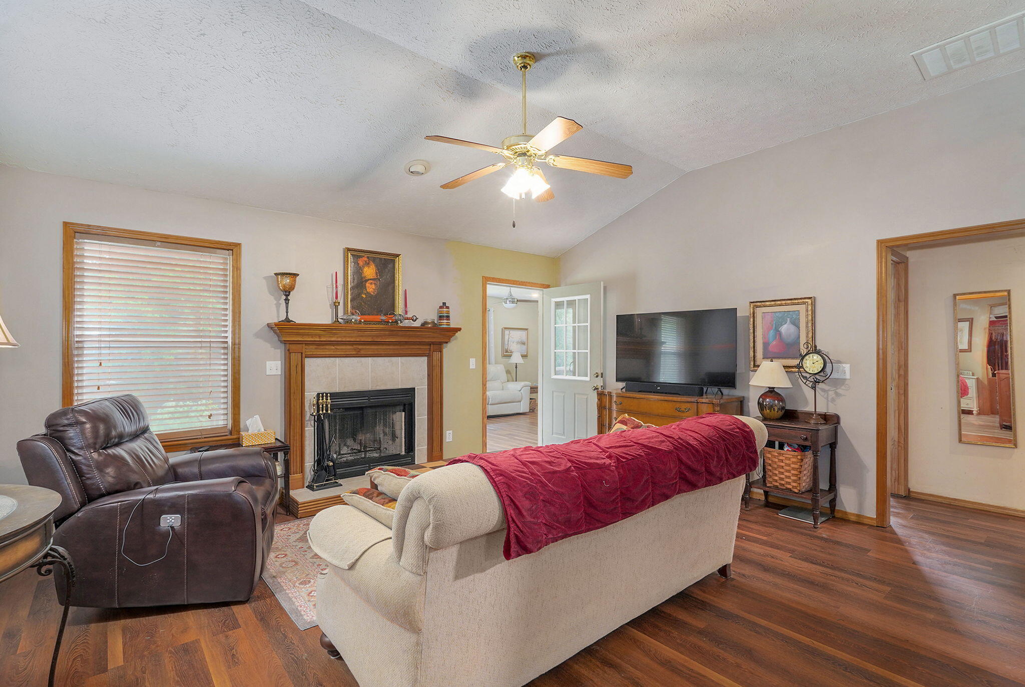 450 South Basswood Avenue Property Photo 5