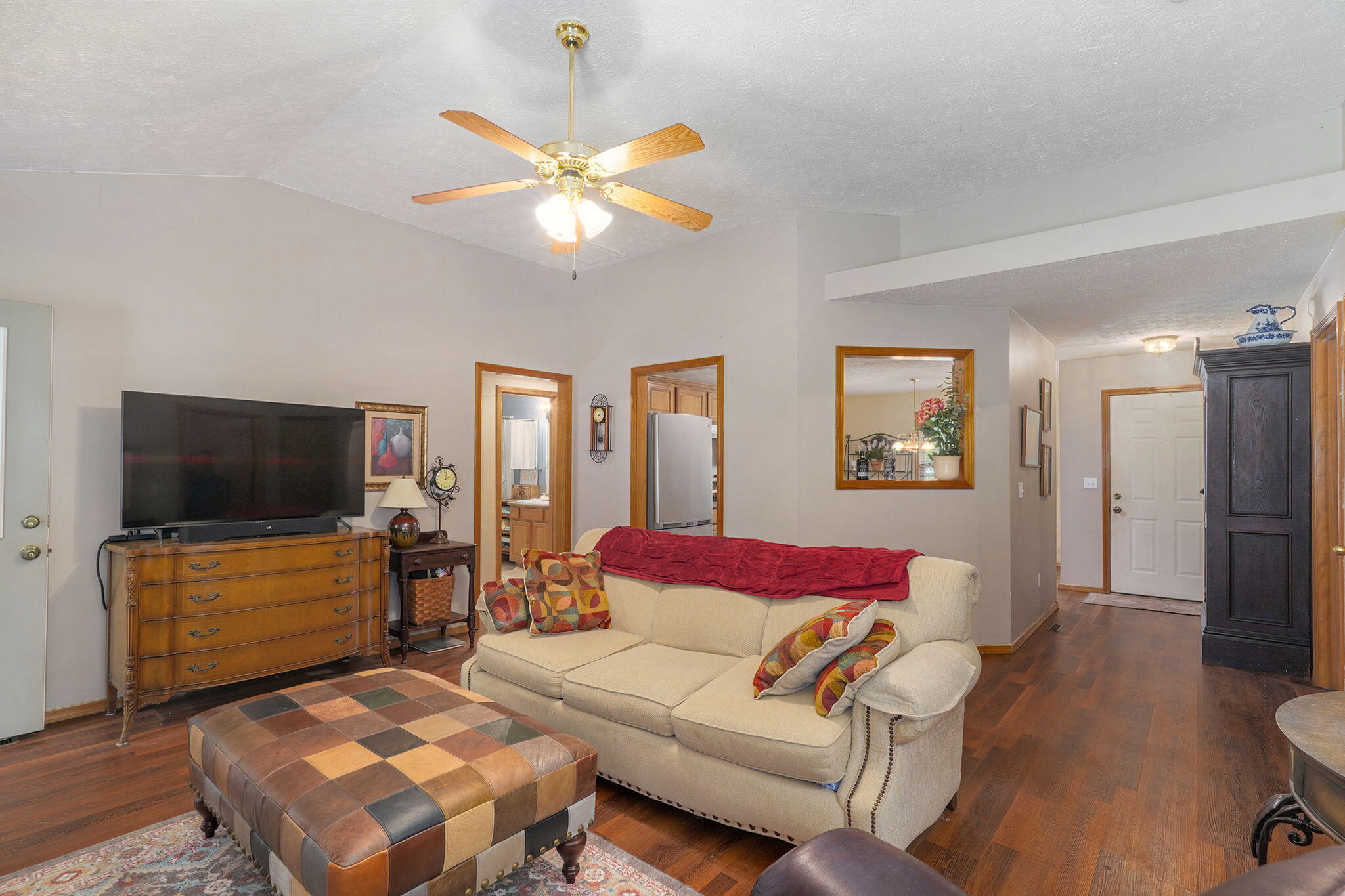 450 South Basswood Avenue Property Photo 6
