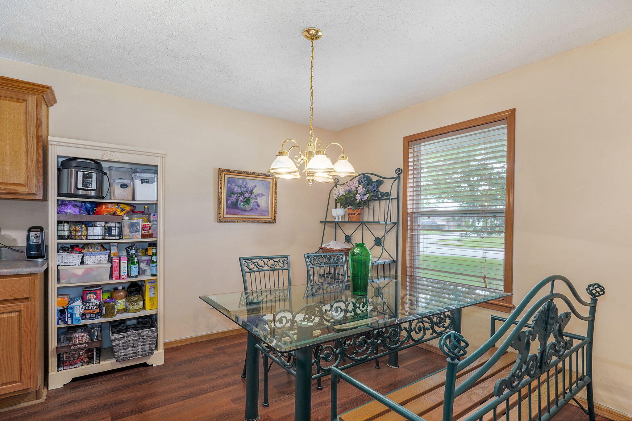 450 South Basswood Avenue Property Photo 10
