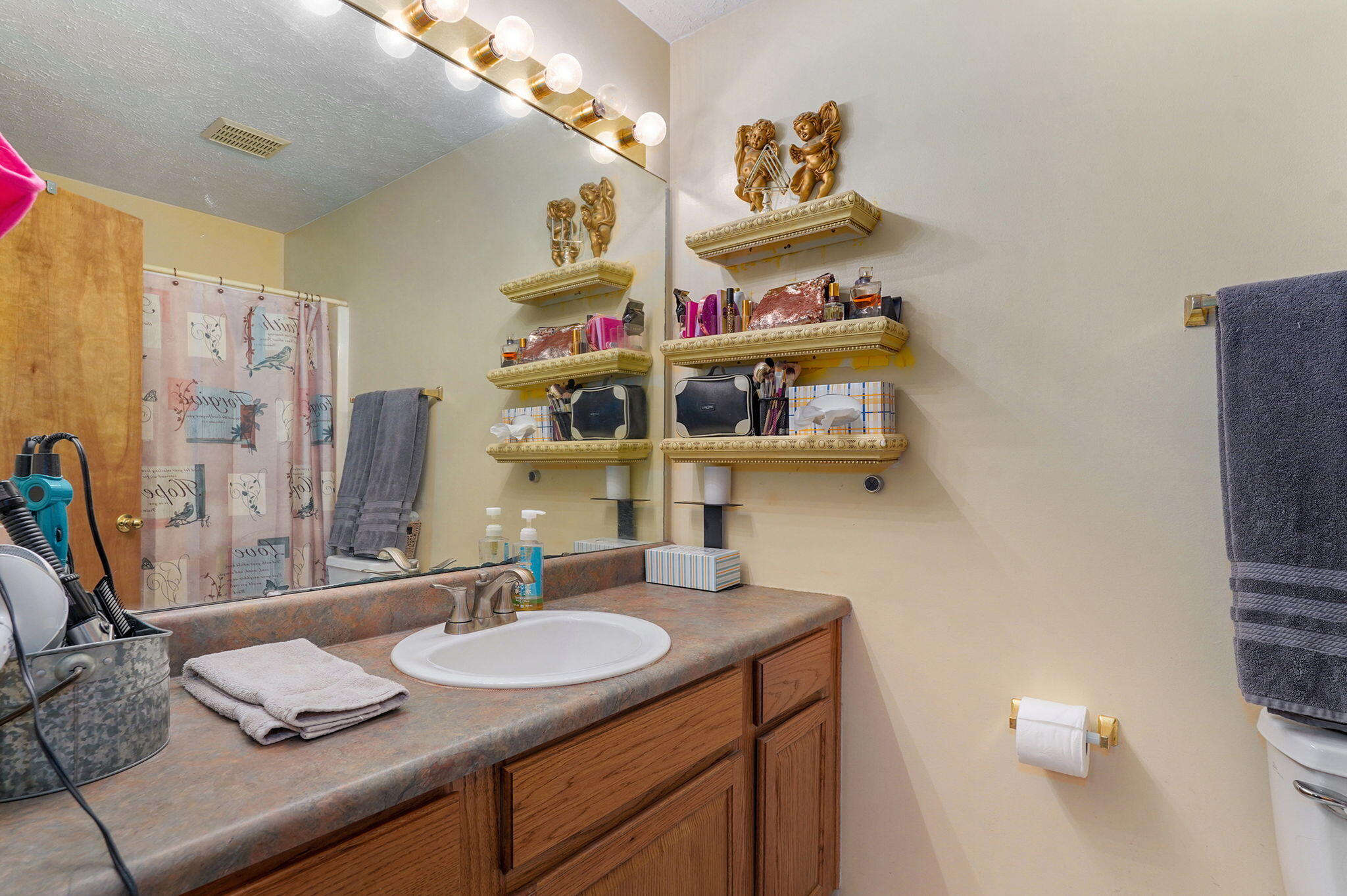 450 South Basswood Avenue Property Photo 16
