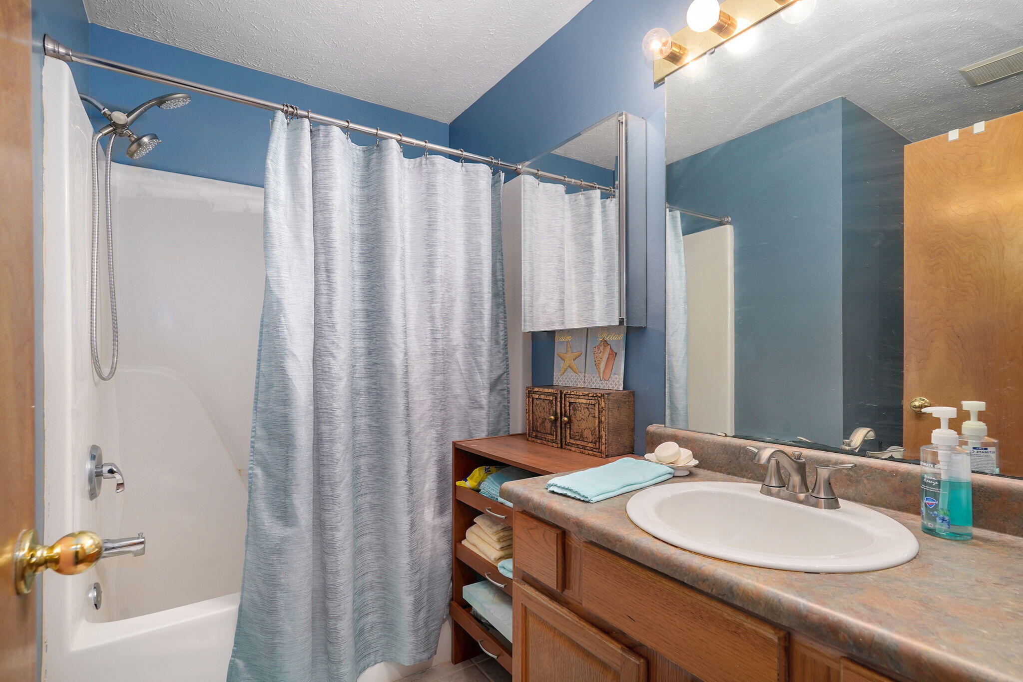 450 South Basswood Avenue Property Photo 19