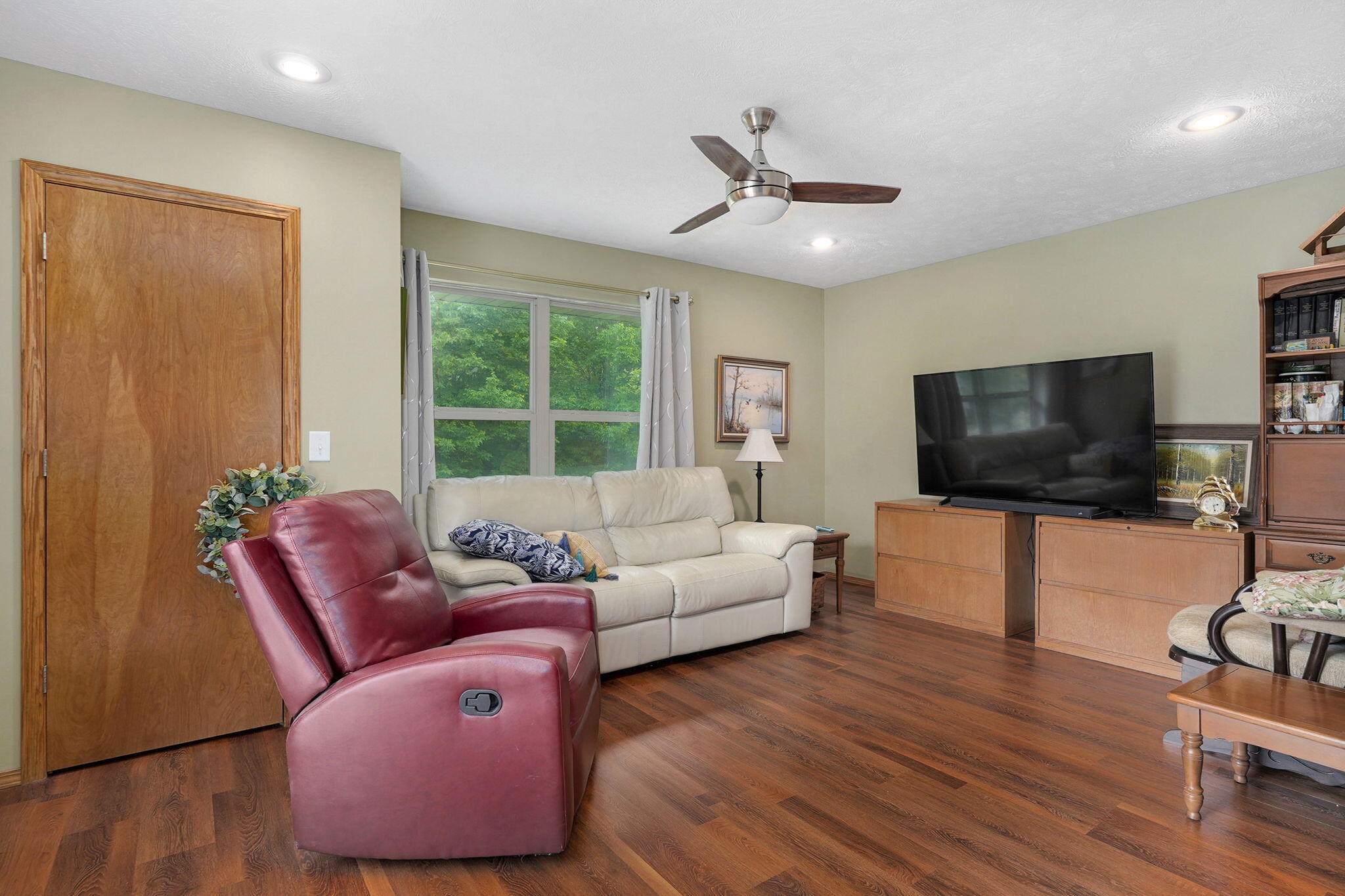 450 South Basswood Avenue Property Photo 21