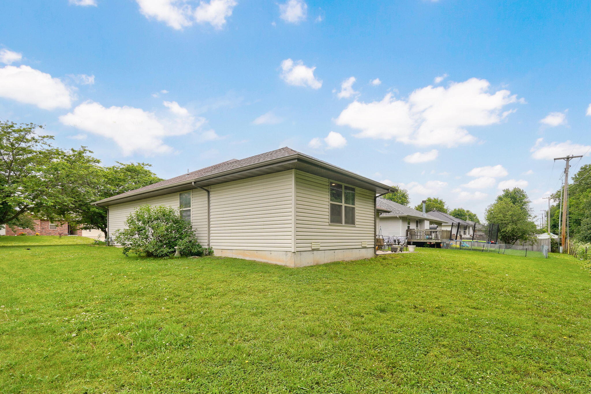 450 South Basswood Avenue Property Photo 27