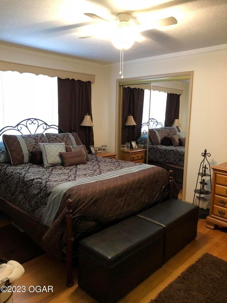 225 North Jackson Avenue Property Photo 8