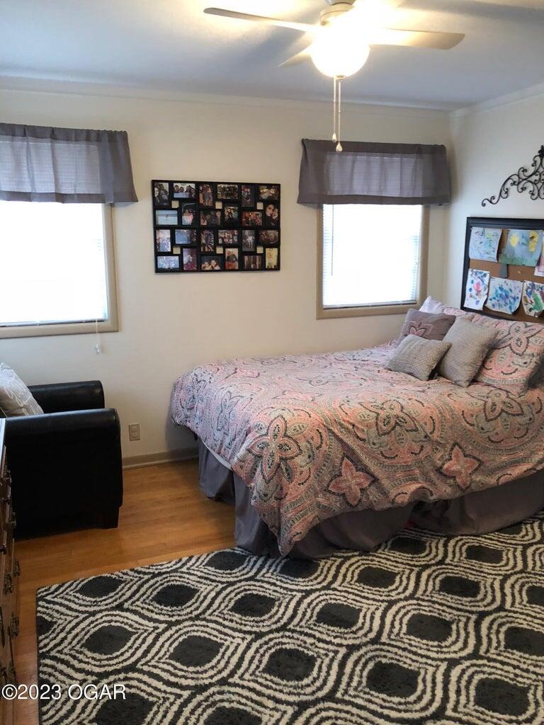 225 North Jackson Avenue Property Photo 11