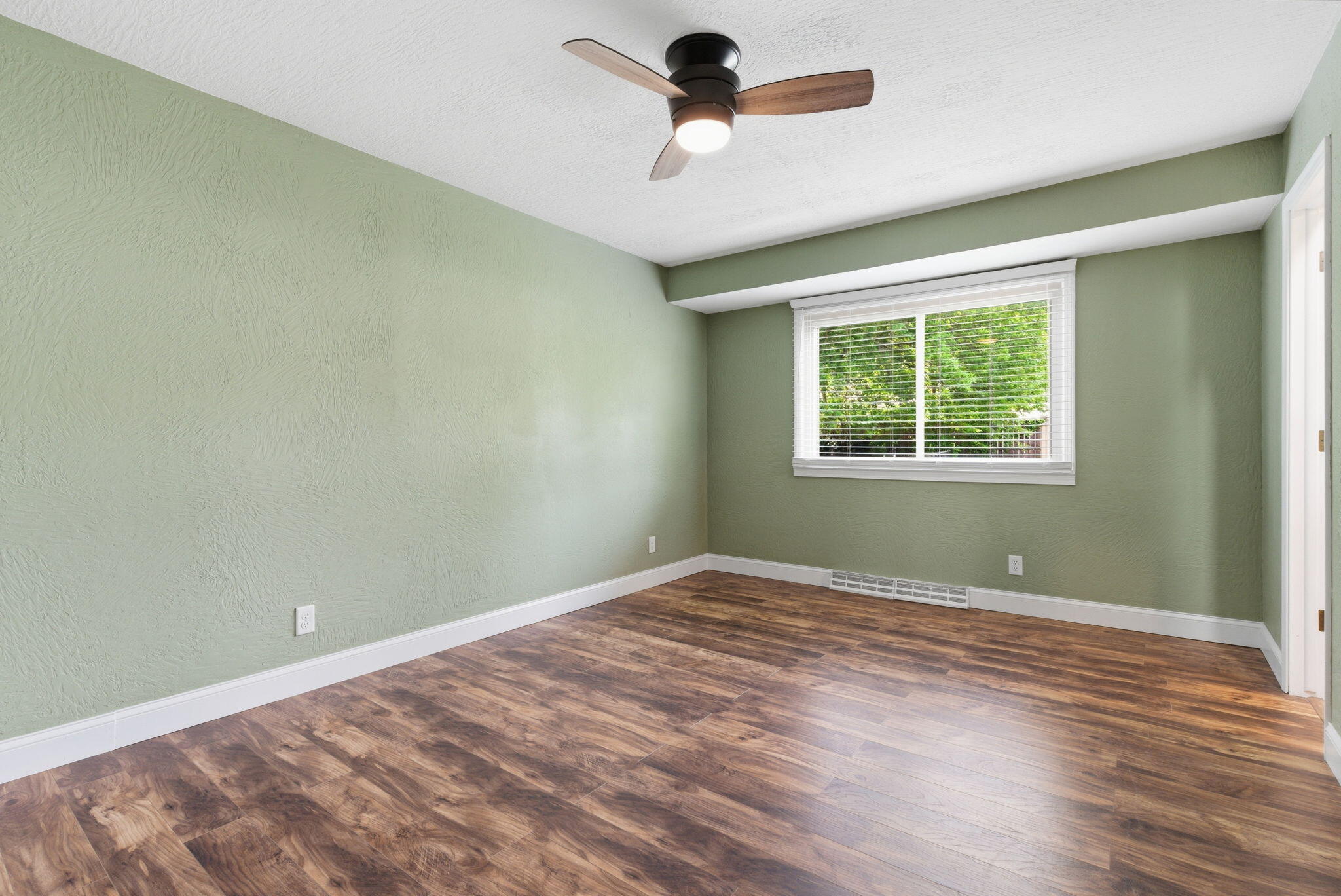 504 West Bell Street Property Photo 10