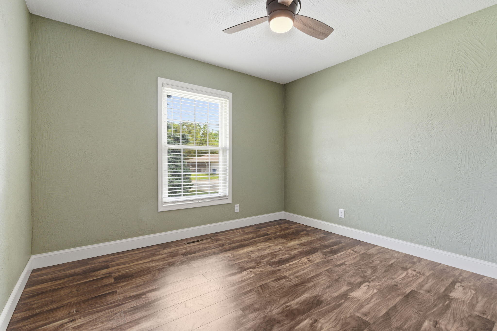 504 West Bell Street Property Photo 14