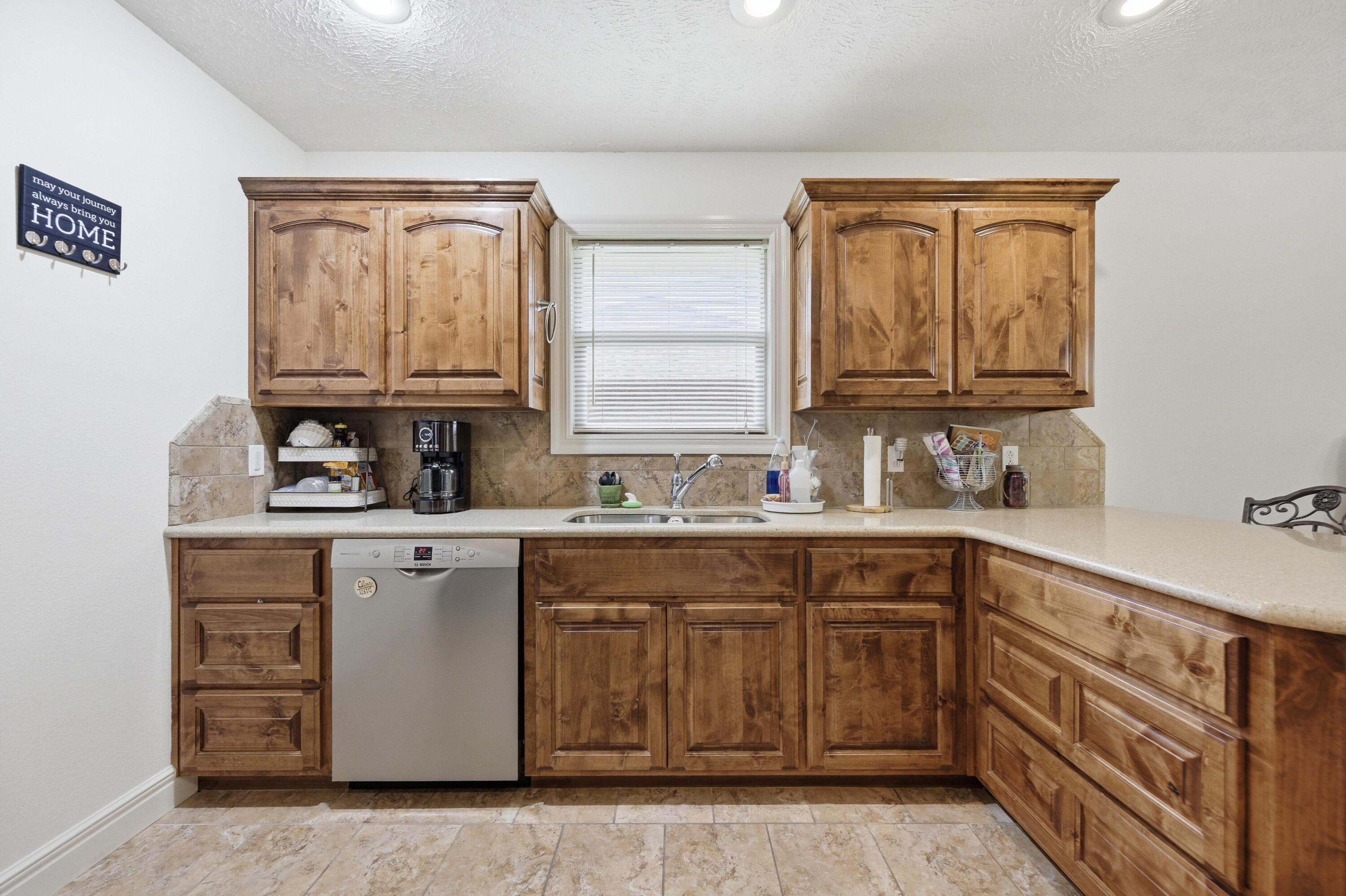 1027 Nickolas Street Property Photo 5