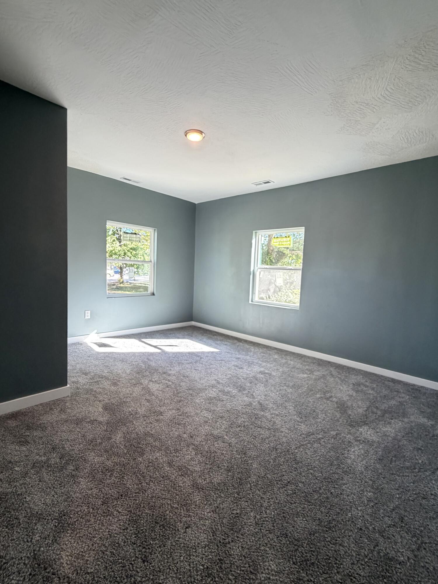 305 East Rock Street Property Photo 16