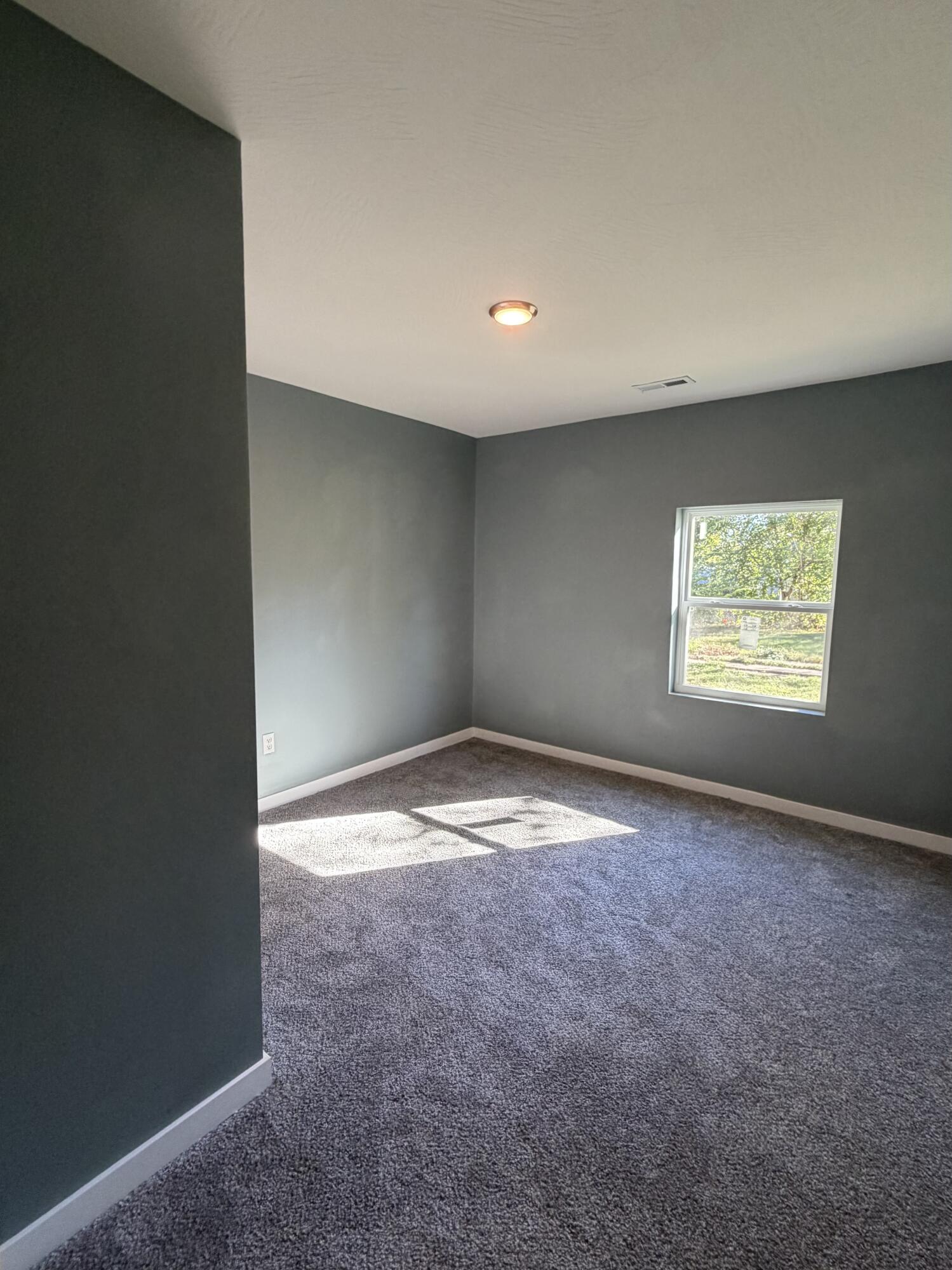 305 East Rock Street Property Photo 17
