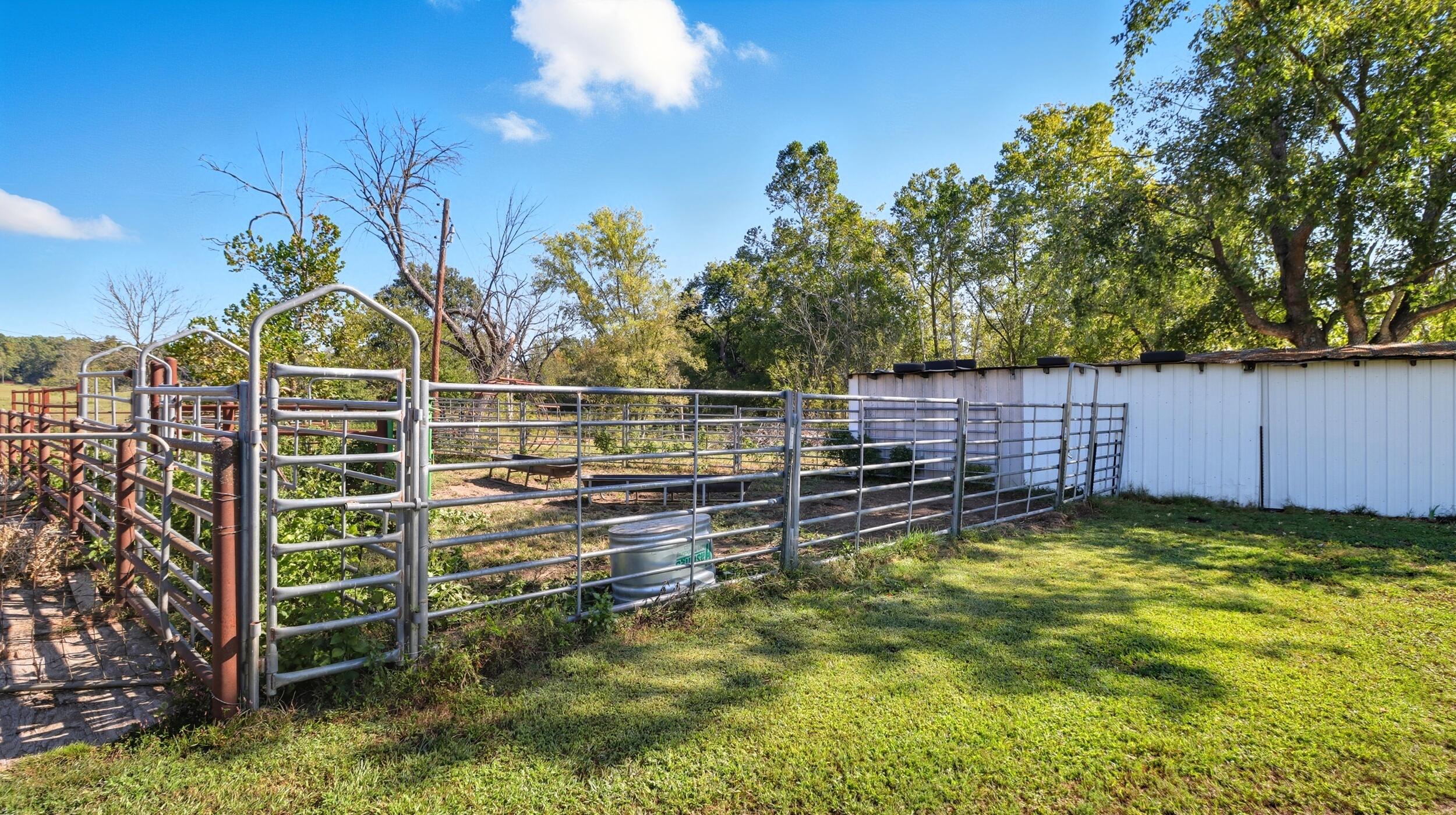 1283 County Road 7320 Property Photo 16