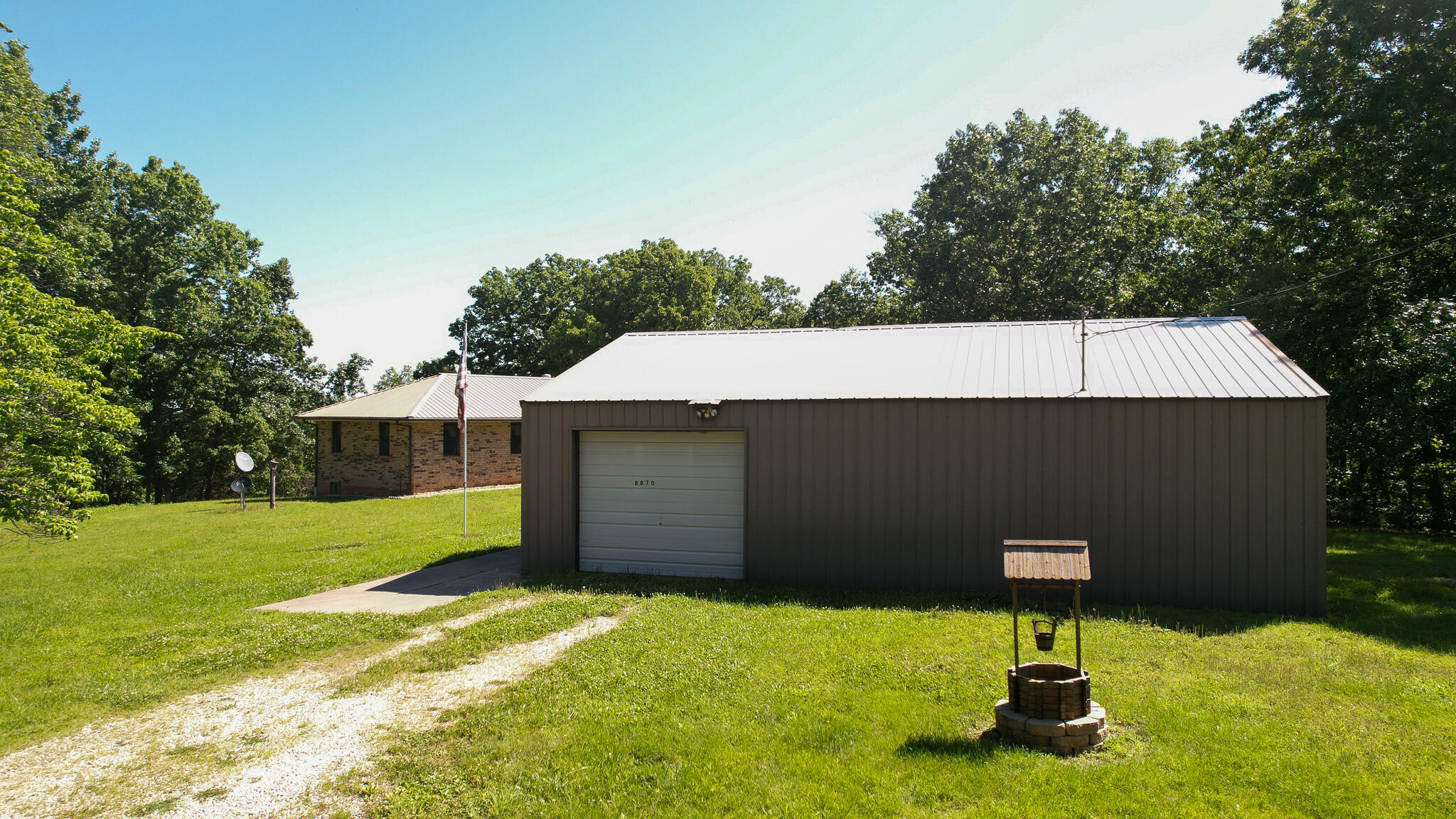 8870 Northeast 1275 Pvt Road Property Photo 6