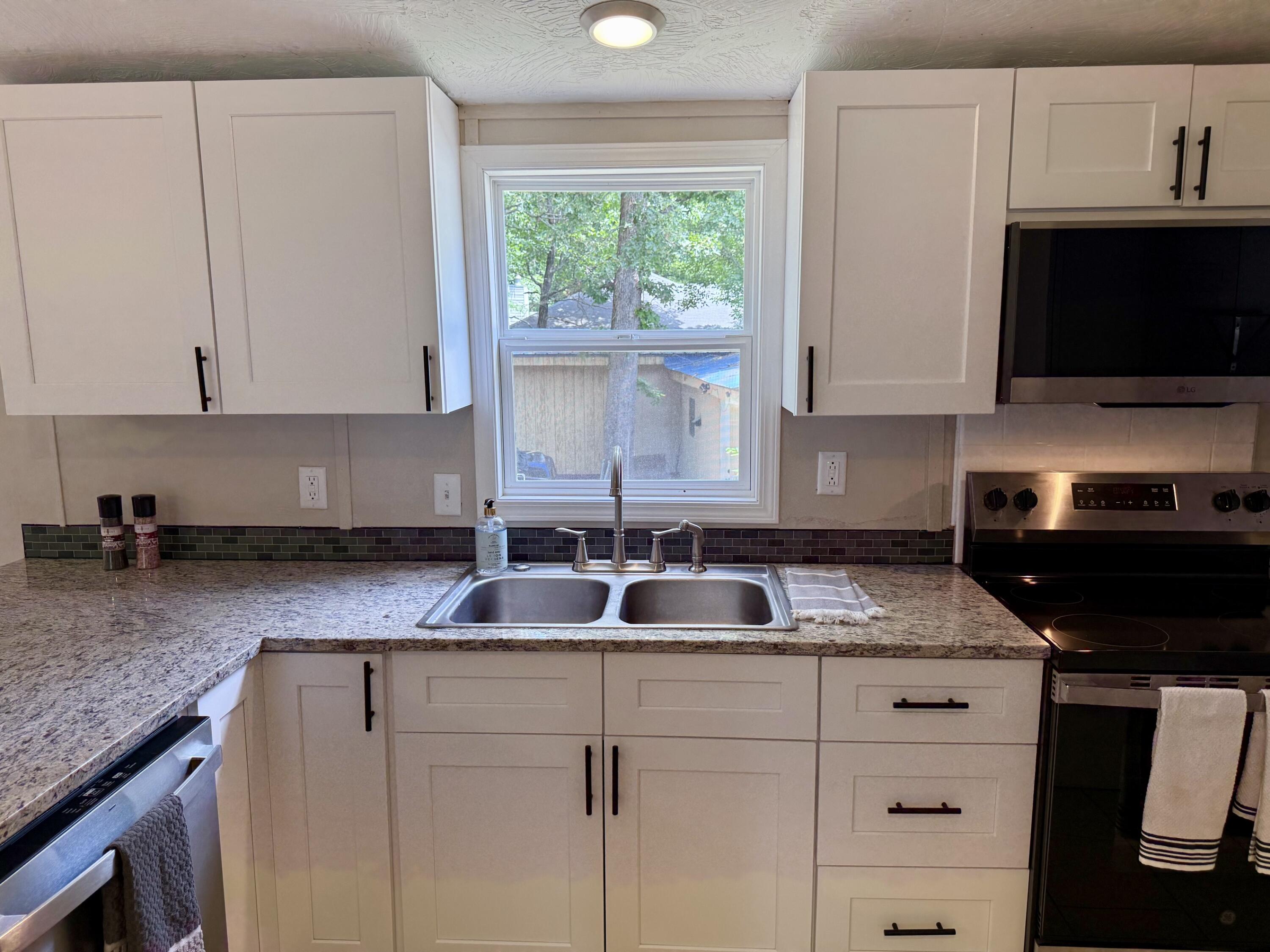 178 Pine Road Property Photo 6