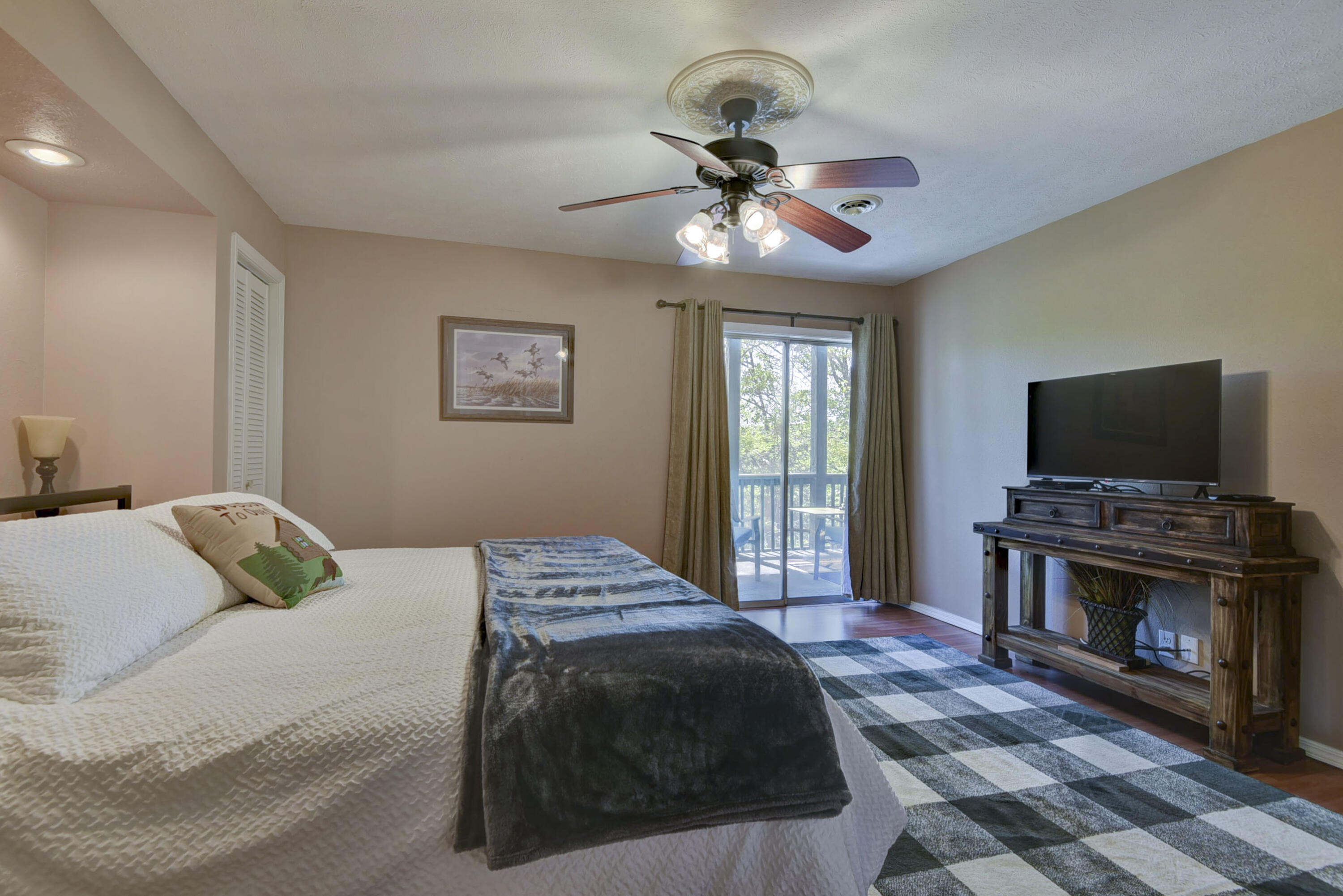150 The Bluffs 7 Property Photo 10