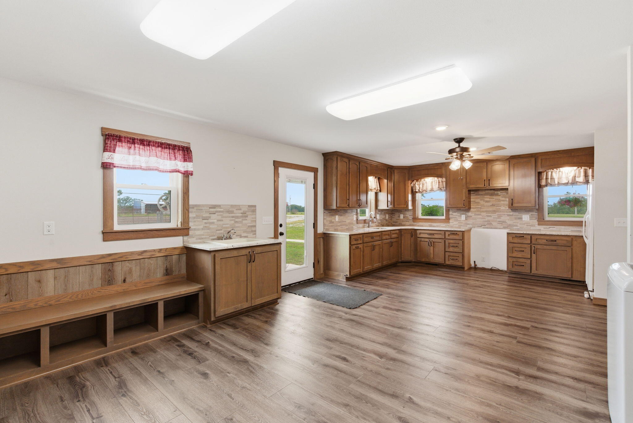 26096 East E Highway Property Photo 31