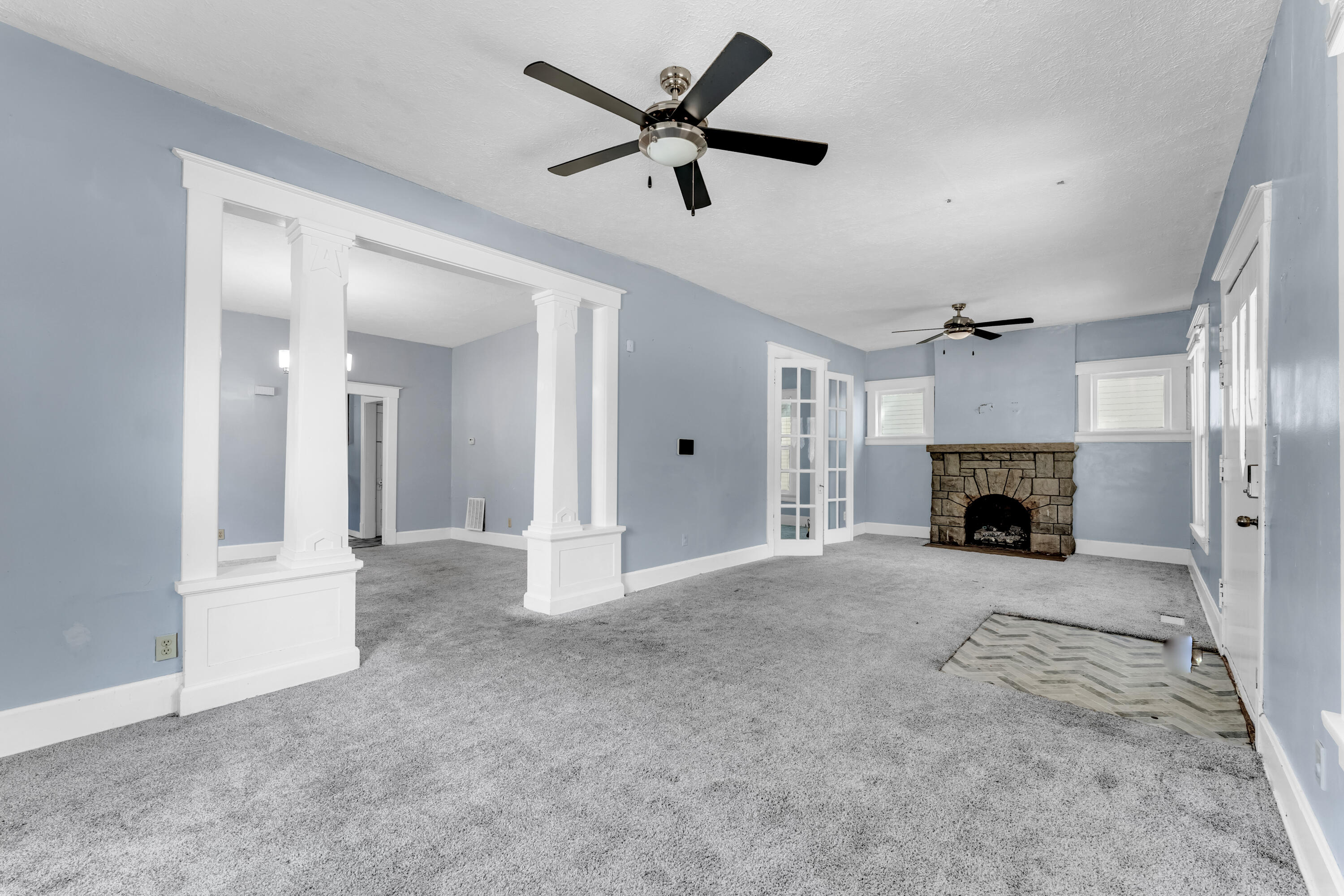 817 West Walnut Street Property Photo 8