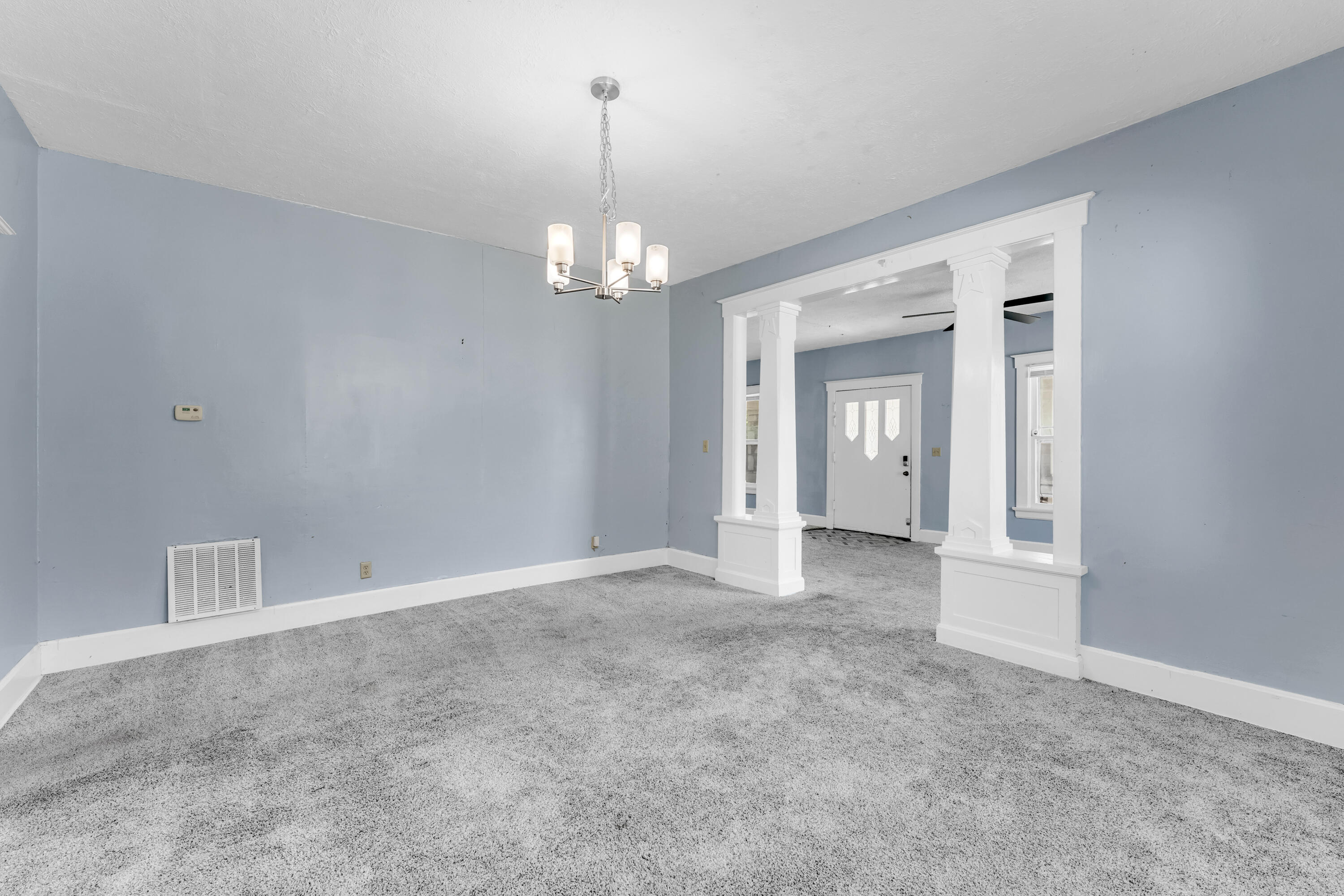 817 West Walnut Street Property Photo 9