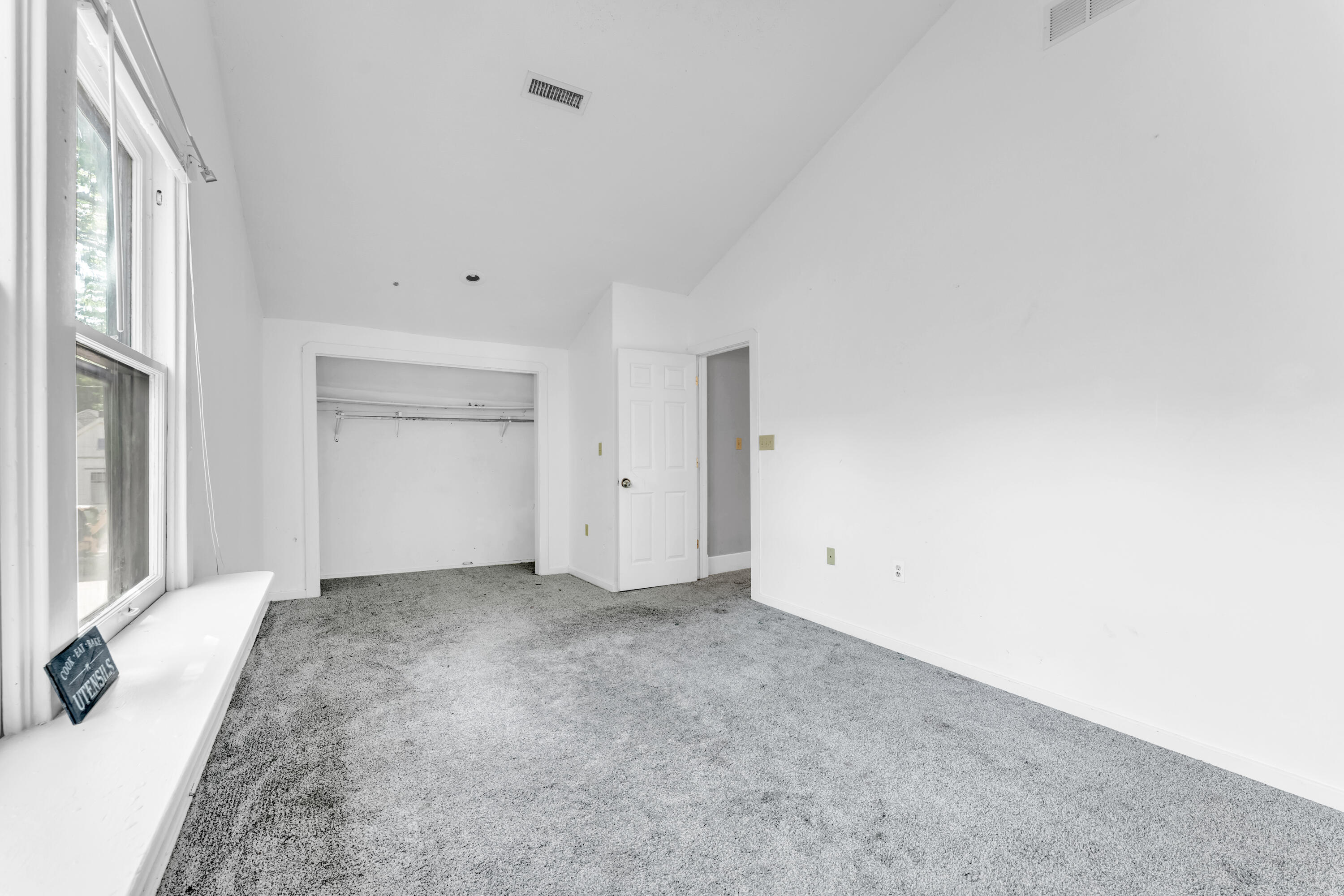 817 West Walnut Street Property Photo 15