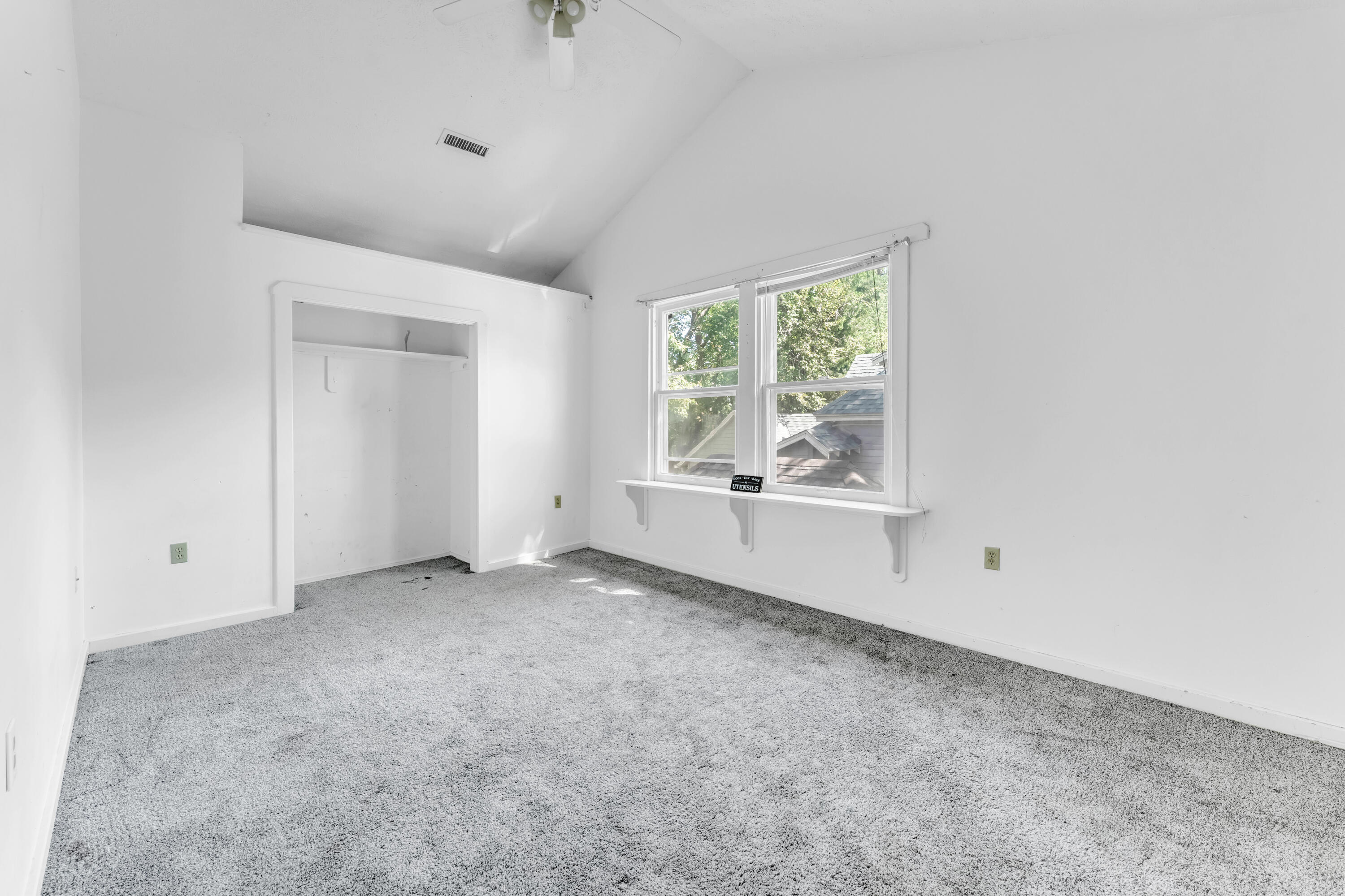 817 West Walnut Street Property Photo 16
