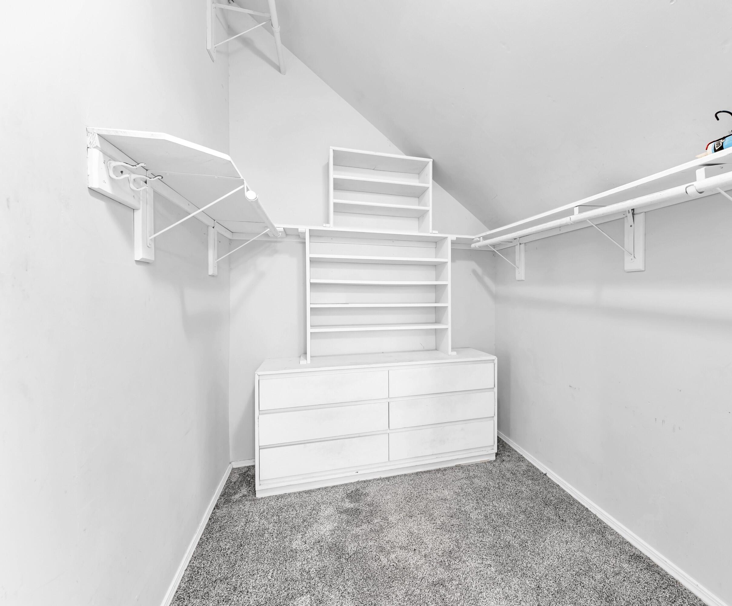 817 West Walnut Street Property Photo 17