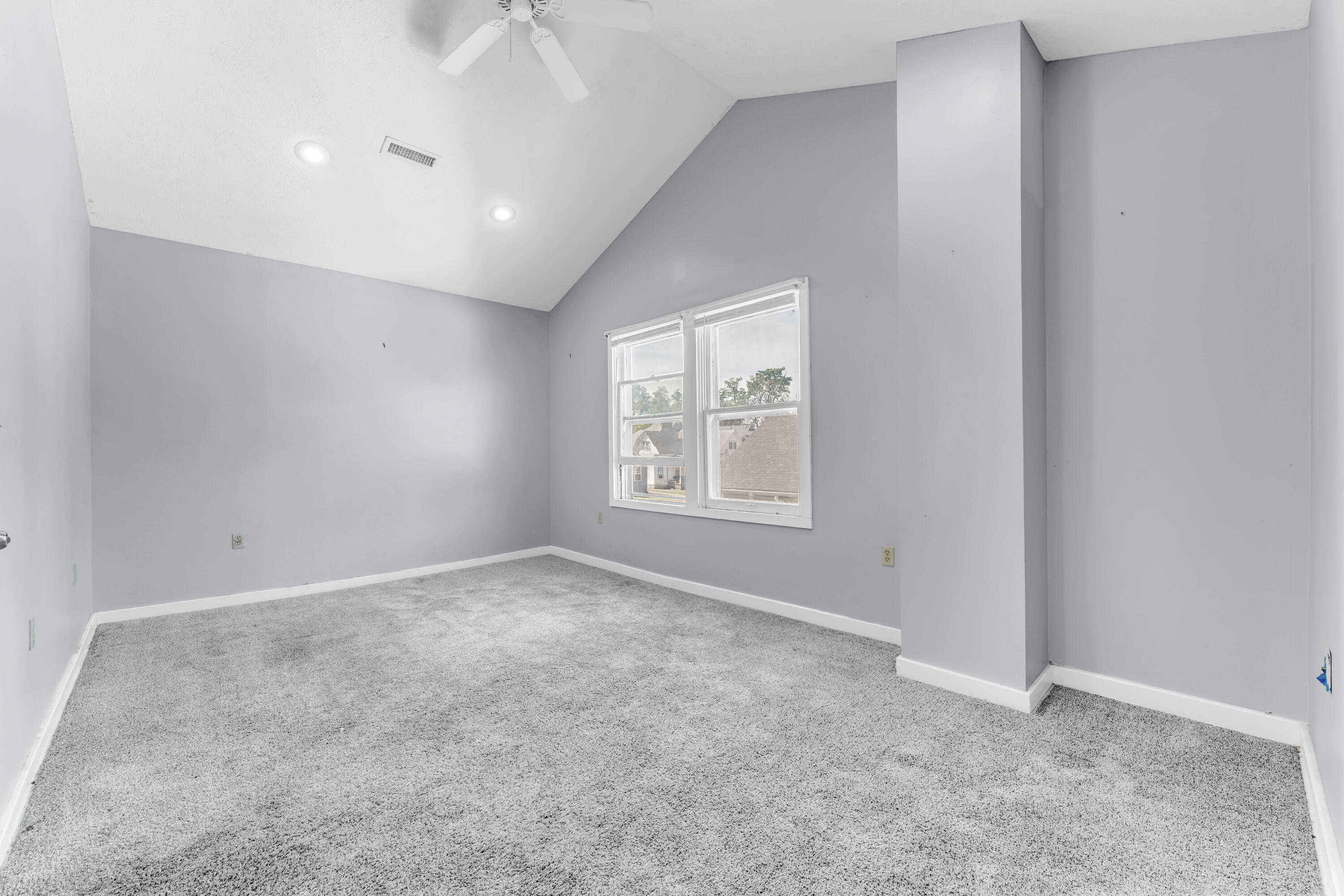 817 West Walnut Street Property Photo 20