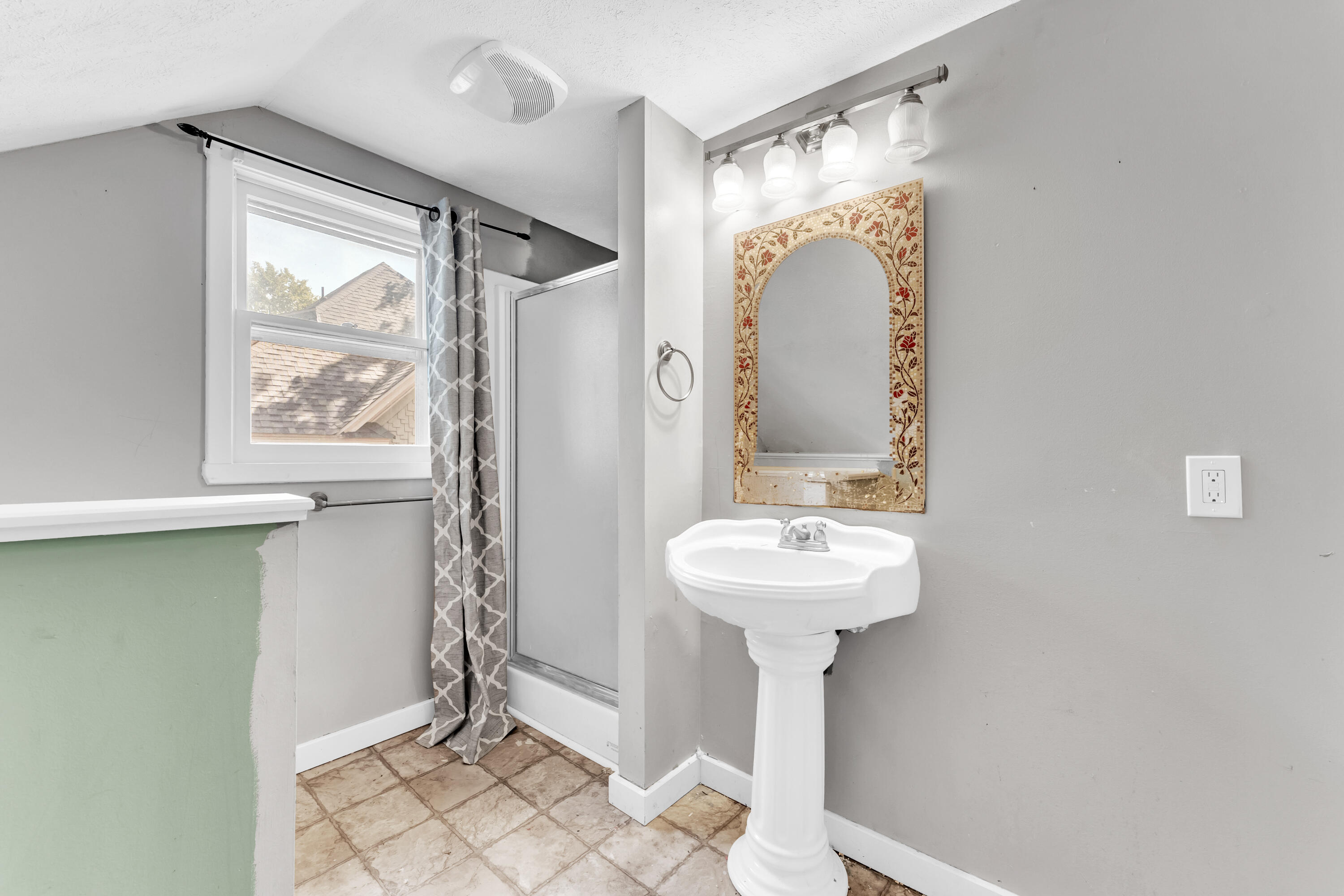 817 West Walnut Street Property Photo 21