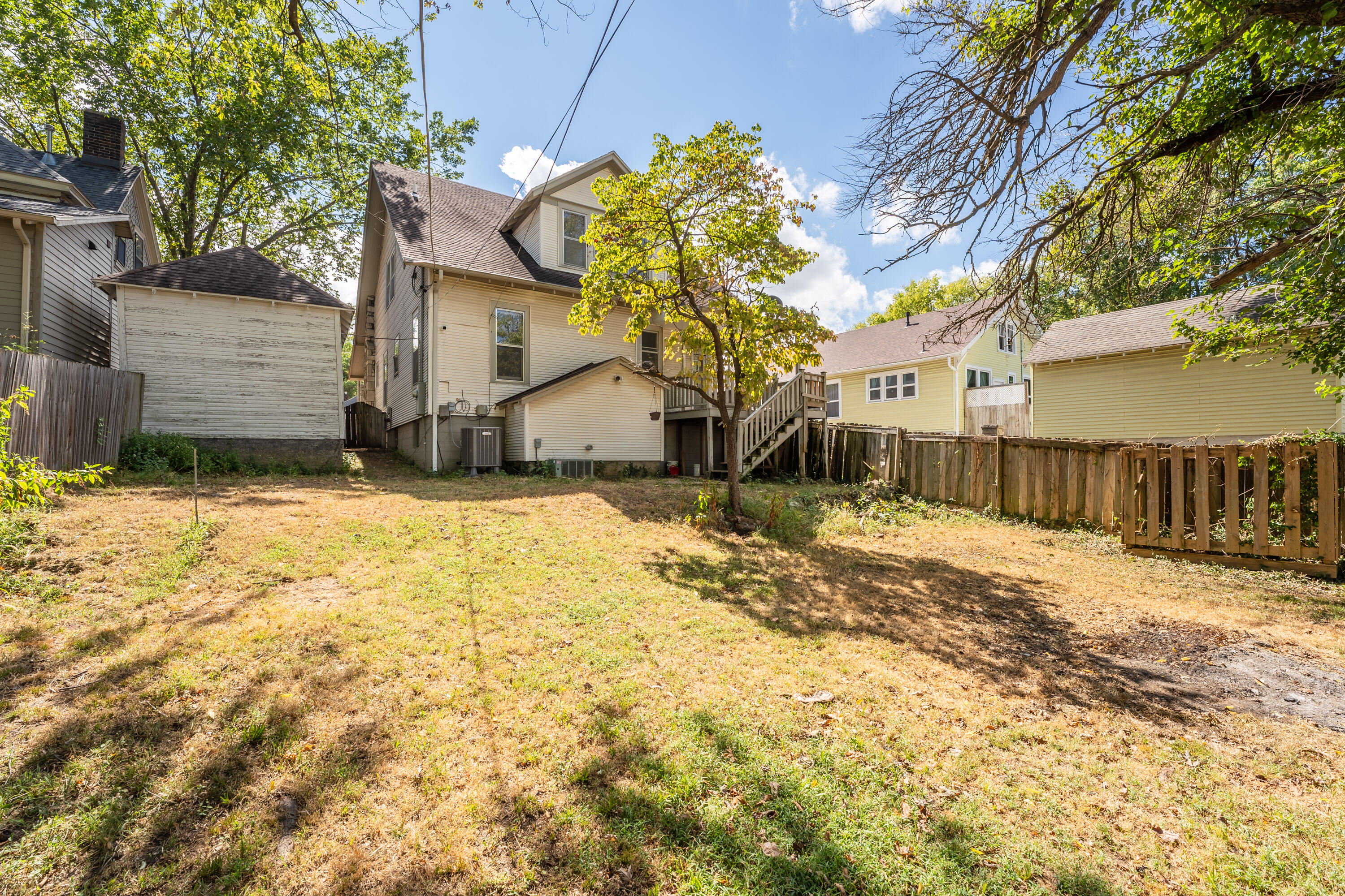 817 West Walnut Street Property Photo 23