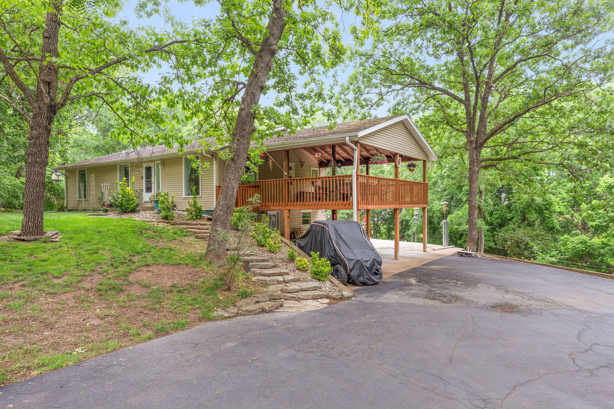 208 Lafayette Lane Property Photo 4