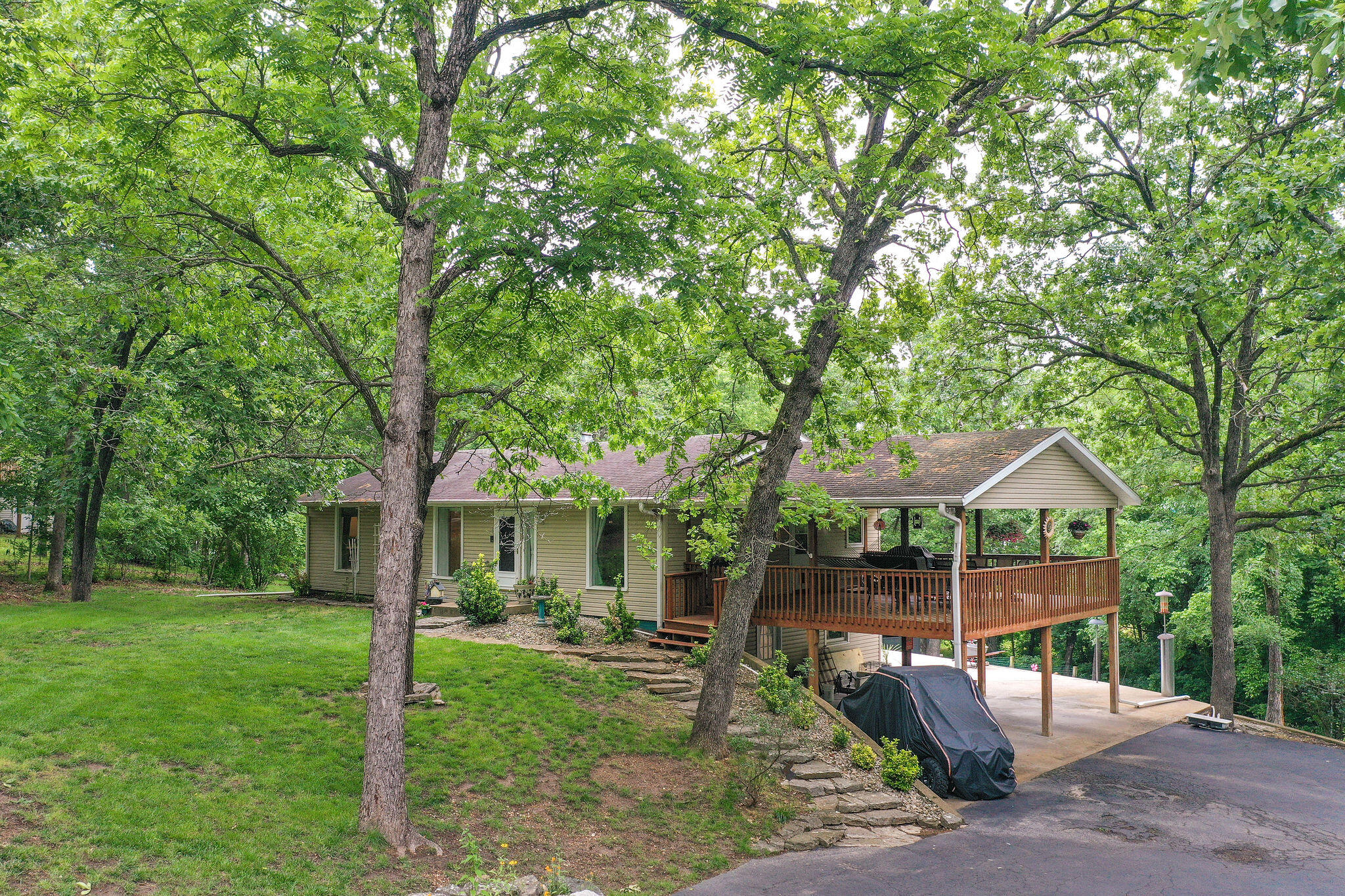 208 Lafayette Lane Property Photo 6
