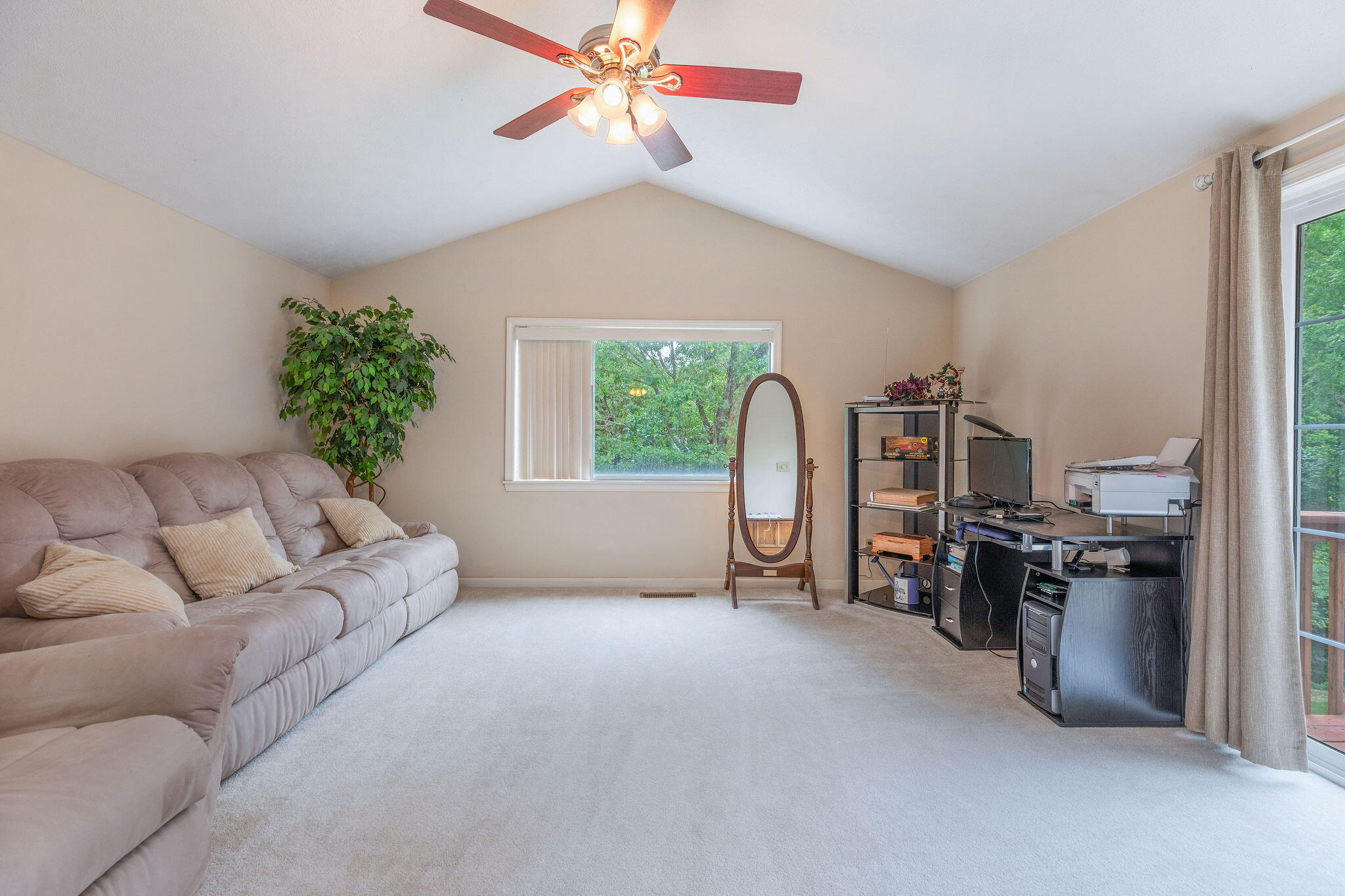 208 Lafayette Lane Property Photo 10