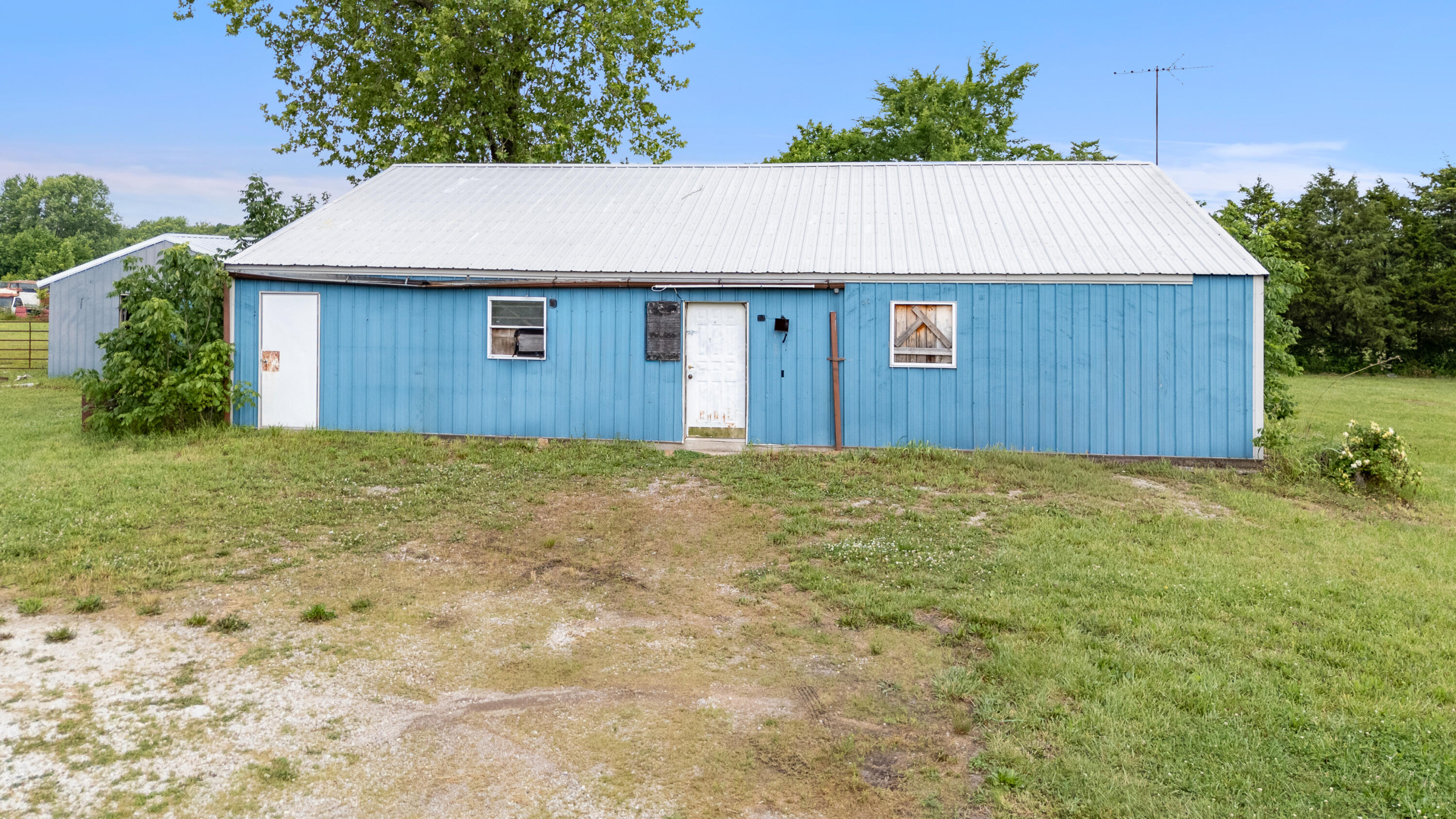 26095 State Highway 37 Property Photo 6