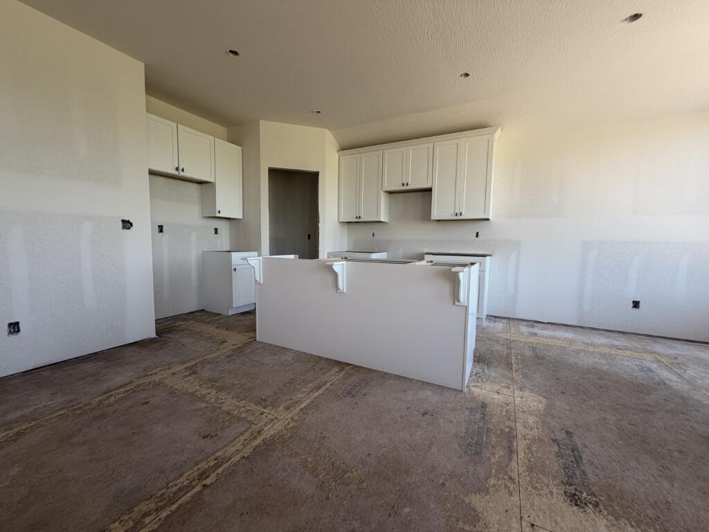 451 Pebblestone Street Property Photo 3