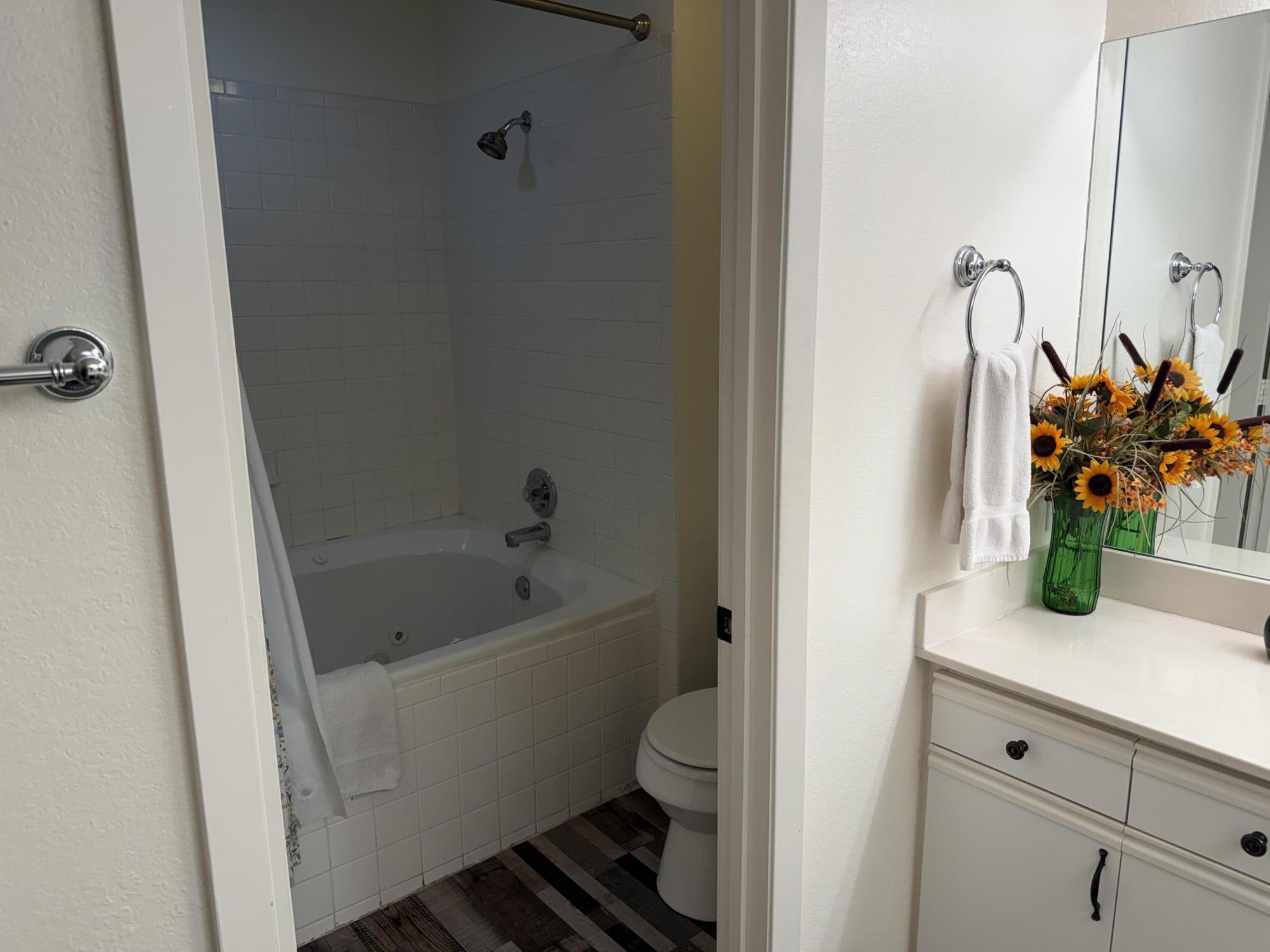 150 West Rockford Drive E2 Property Photo 13