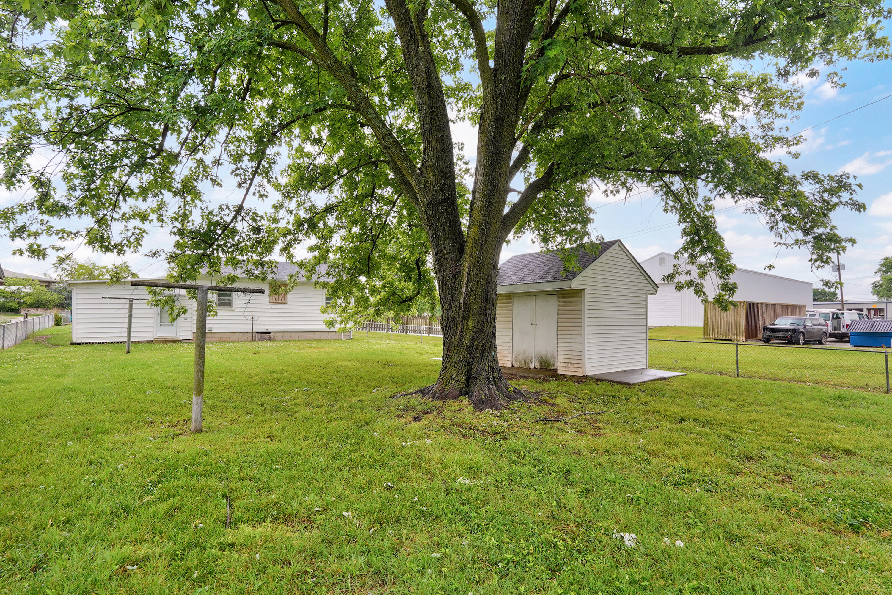 917 South West Avenue Property Photo 8