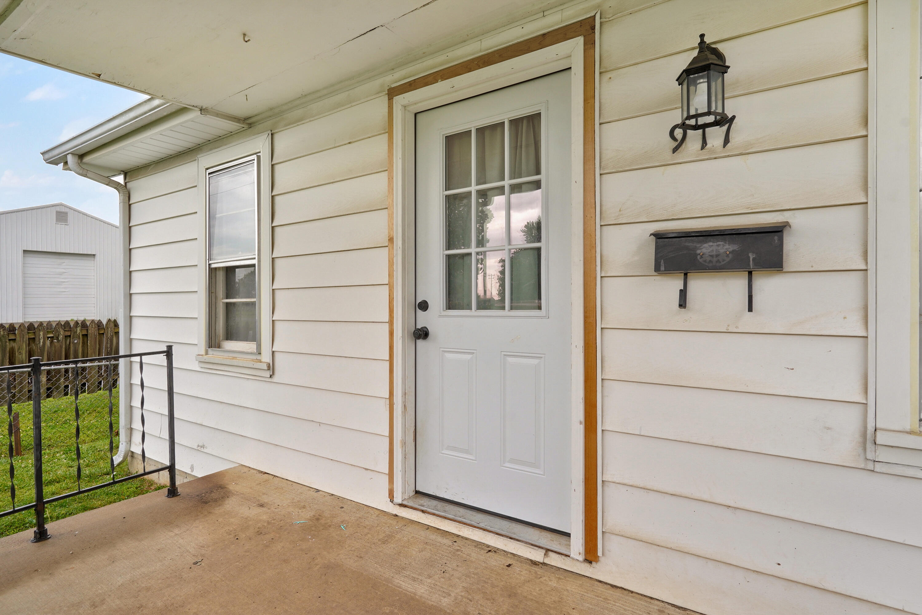 917 South West Avenue Property Photo 11
