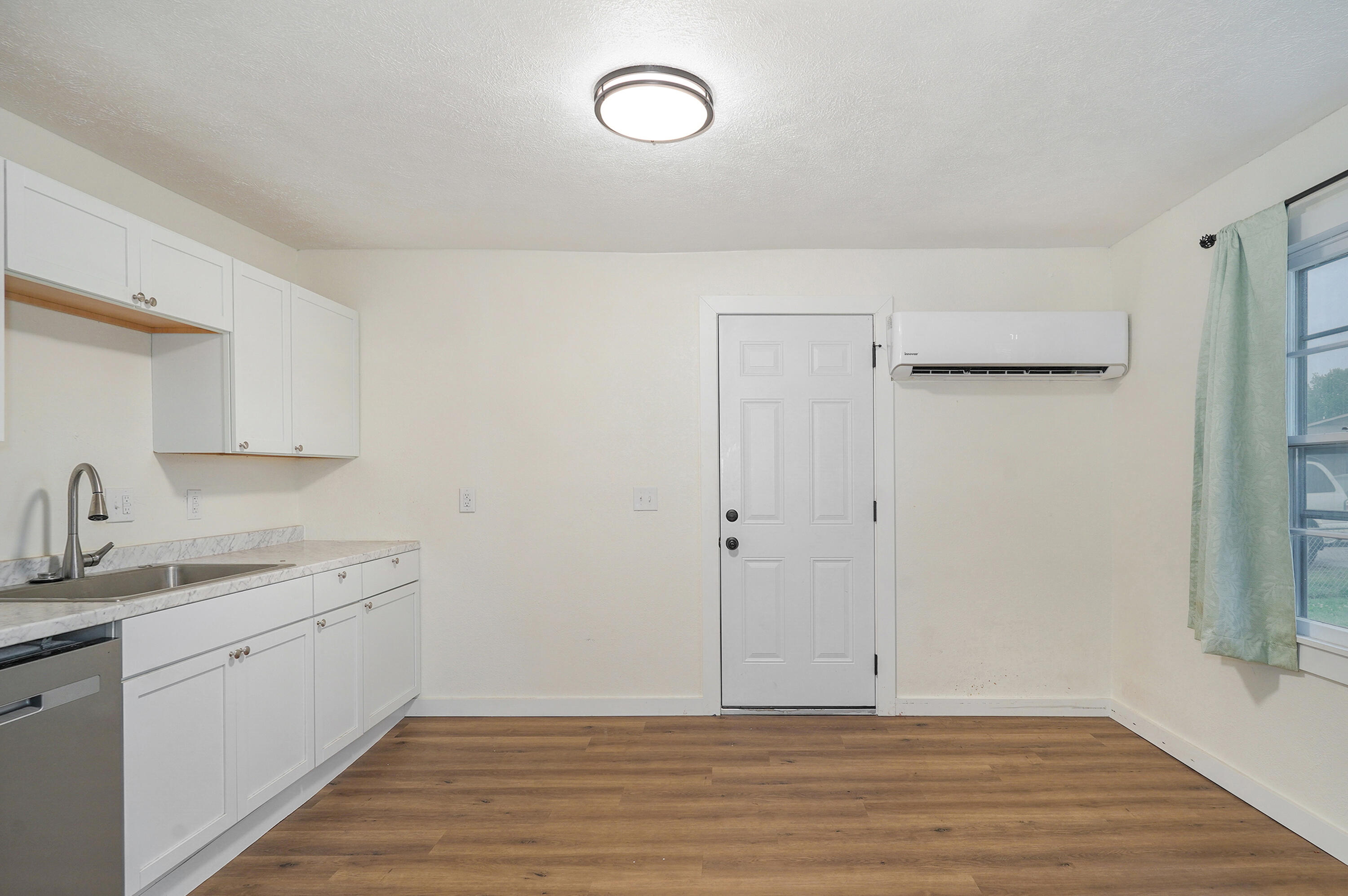 917 South West Avenue Property Photo 18