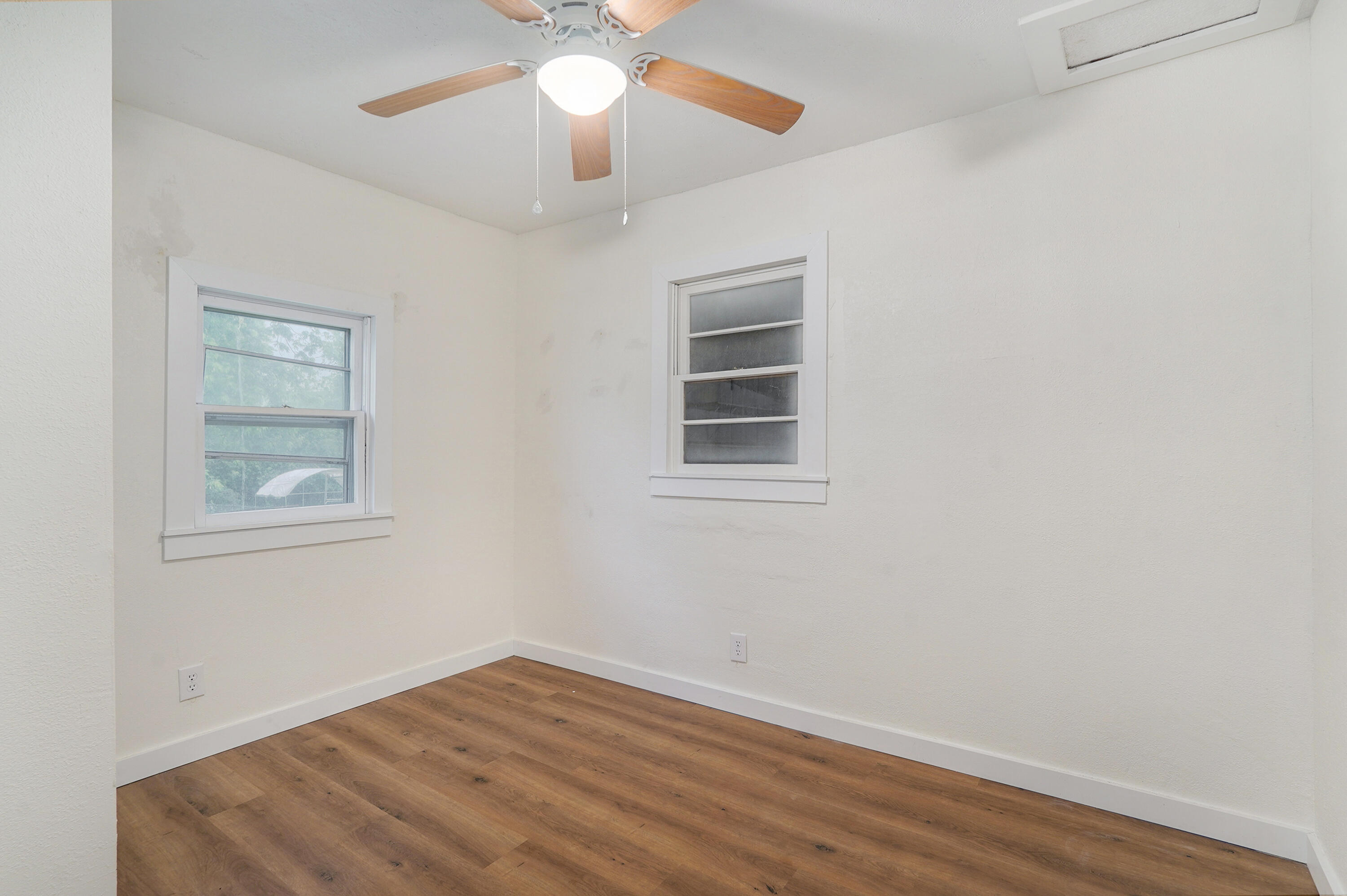 917 South West Avenue Property Photo 22