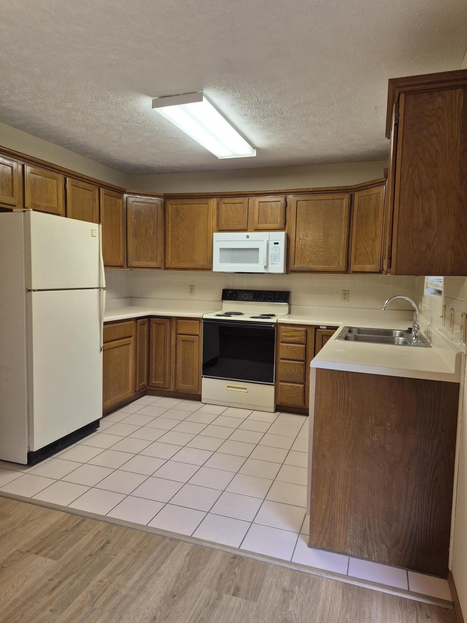 3467 South Doris Avenue Property Photo 7