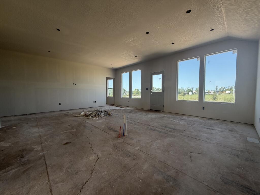 439 Pebblestone Street Property Photo 3