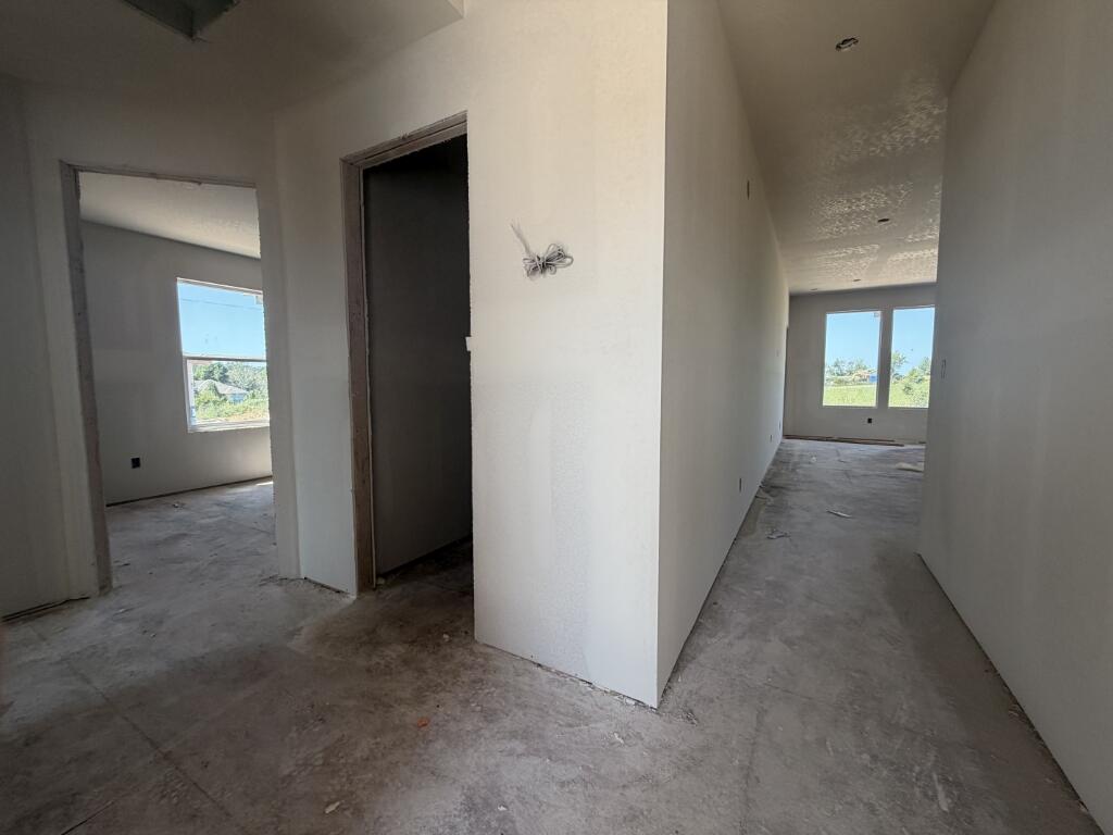 439 Pebblestone Street Property Photo 4