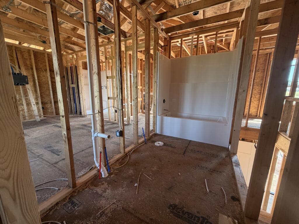 427 Pebblestone Street Property Photo 8